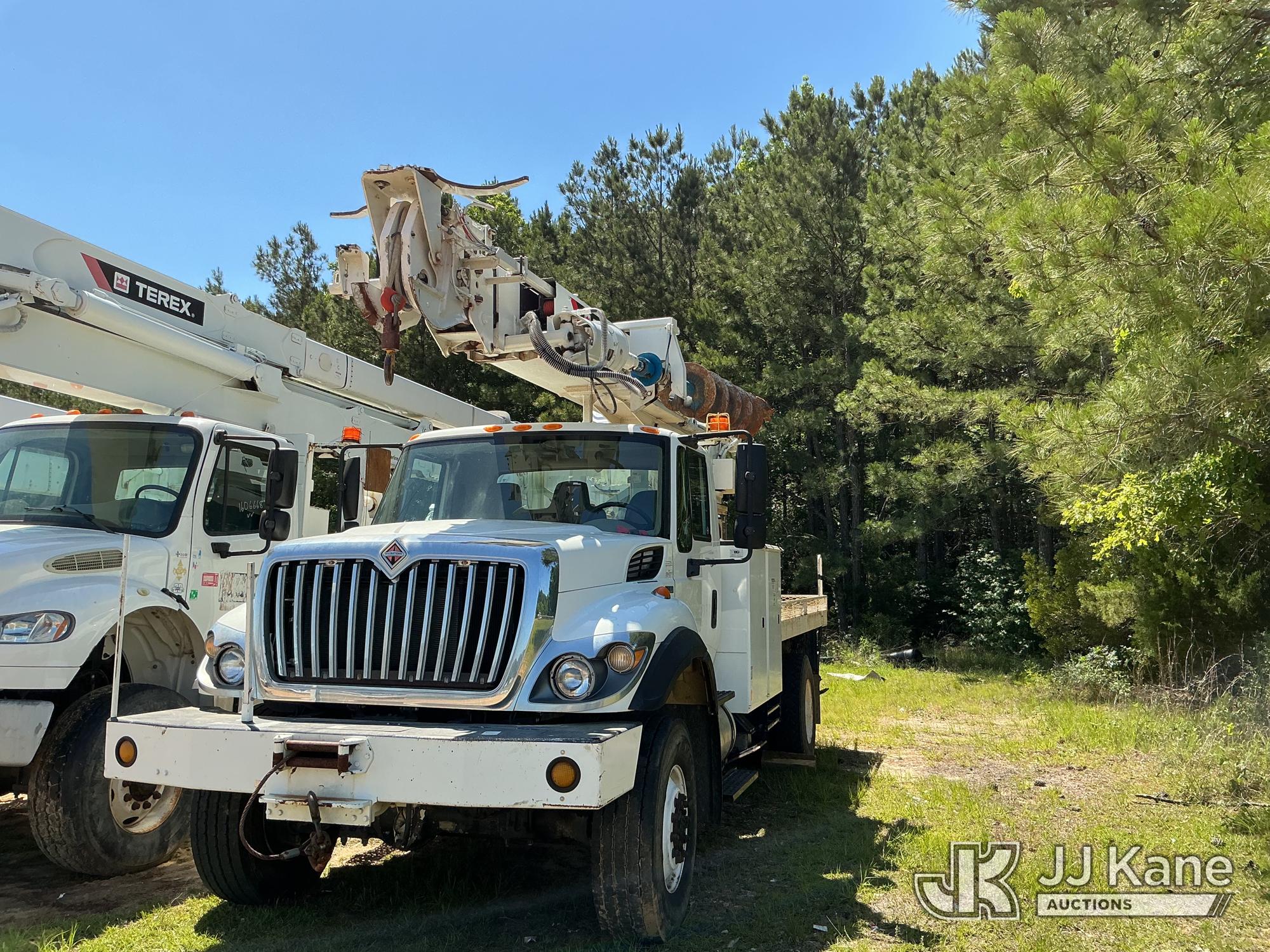 Photo of a 2013 International 7400