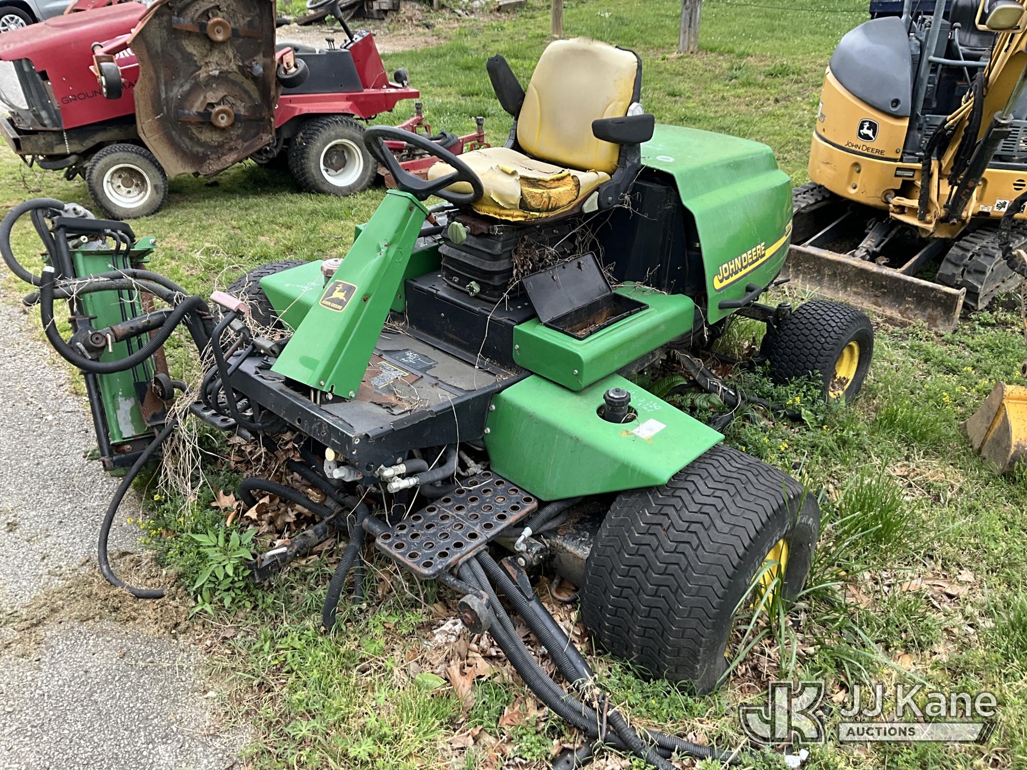 Photo of a  John Deere 3235B