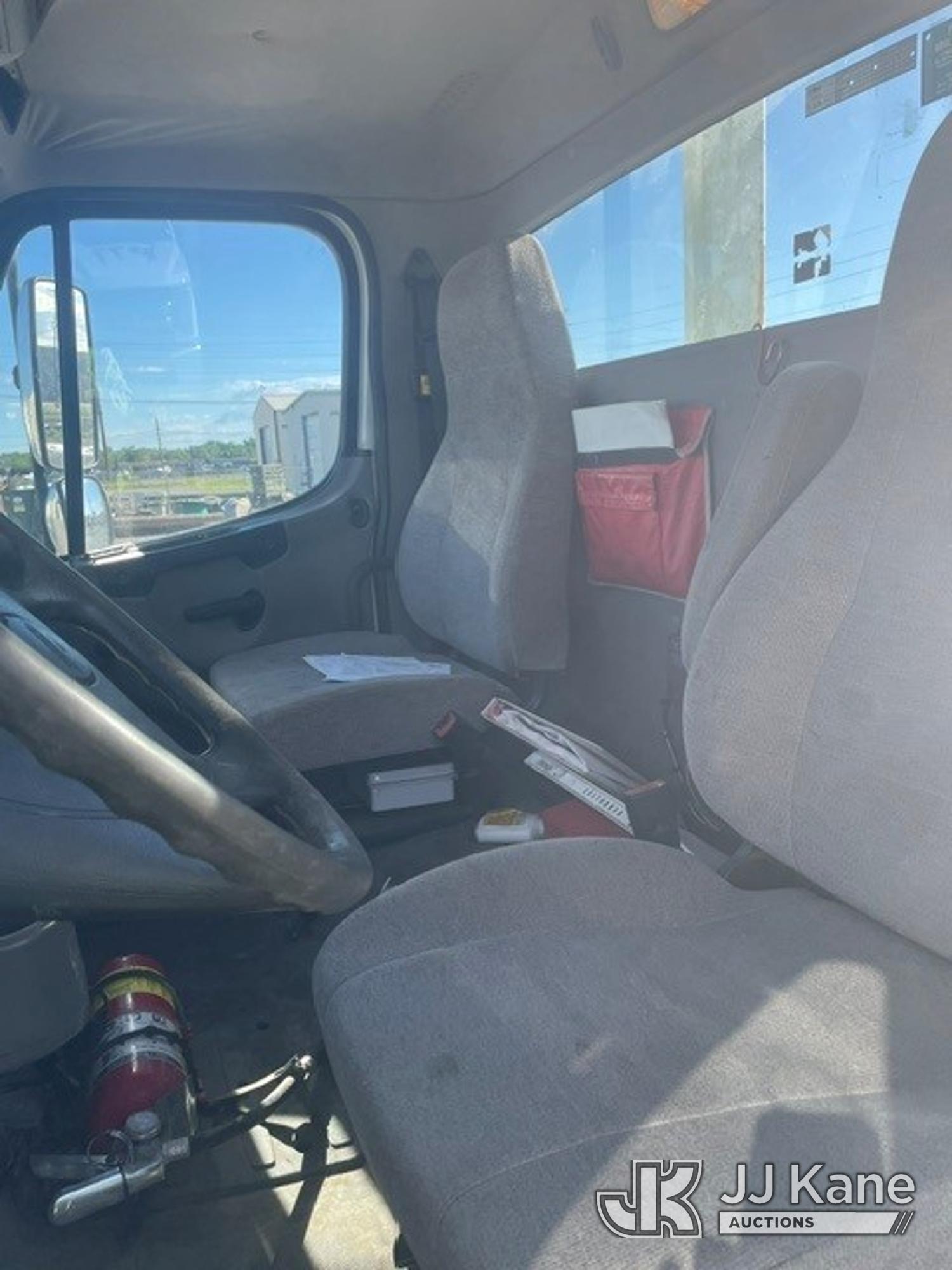 2014 Freightliner M2 106