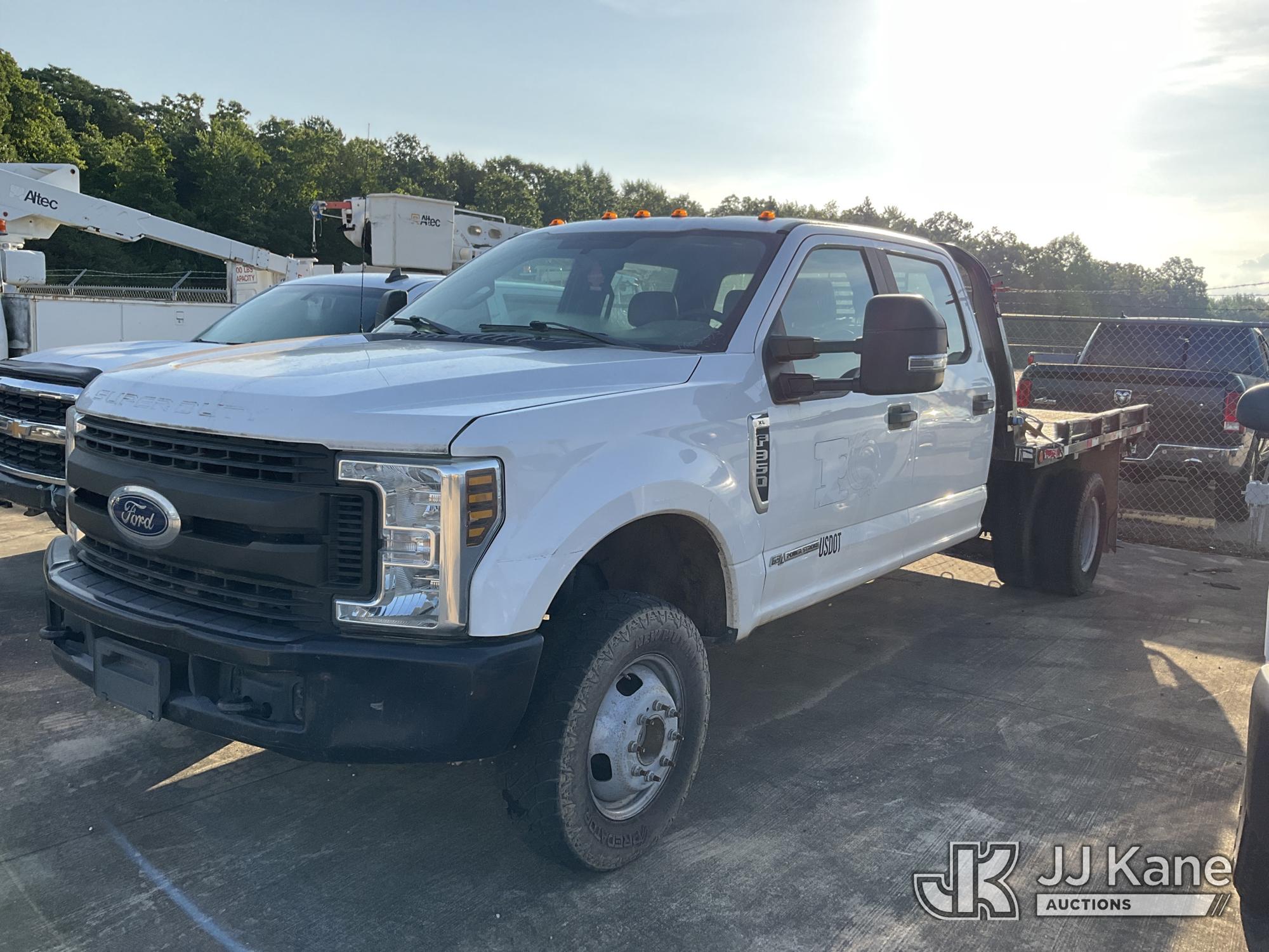 Photo of a 2019 Ford F350 4x4
