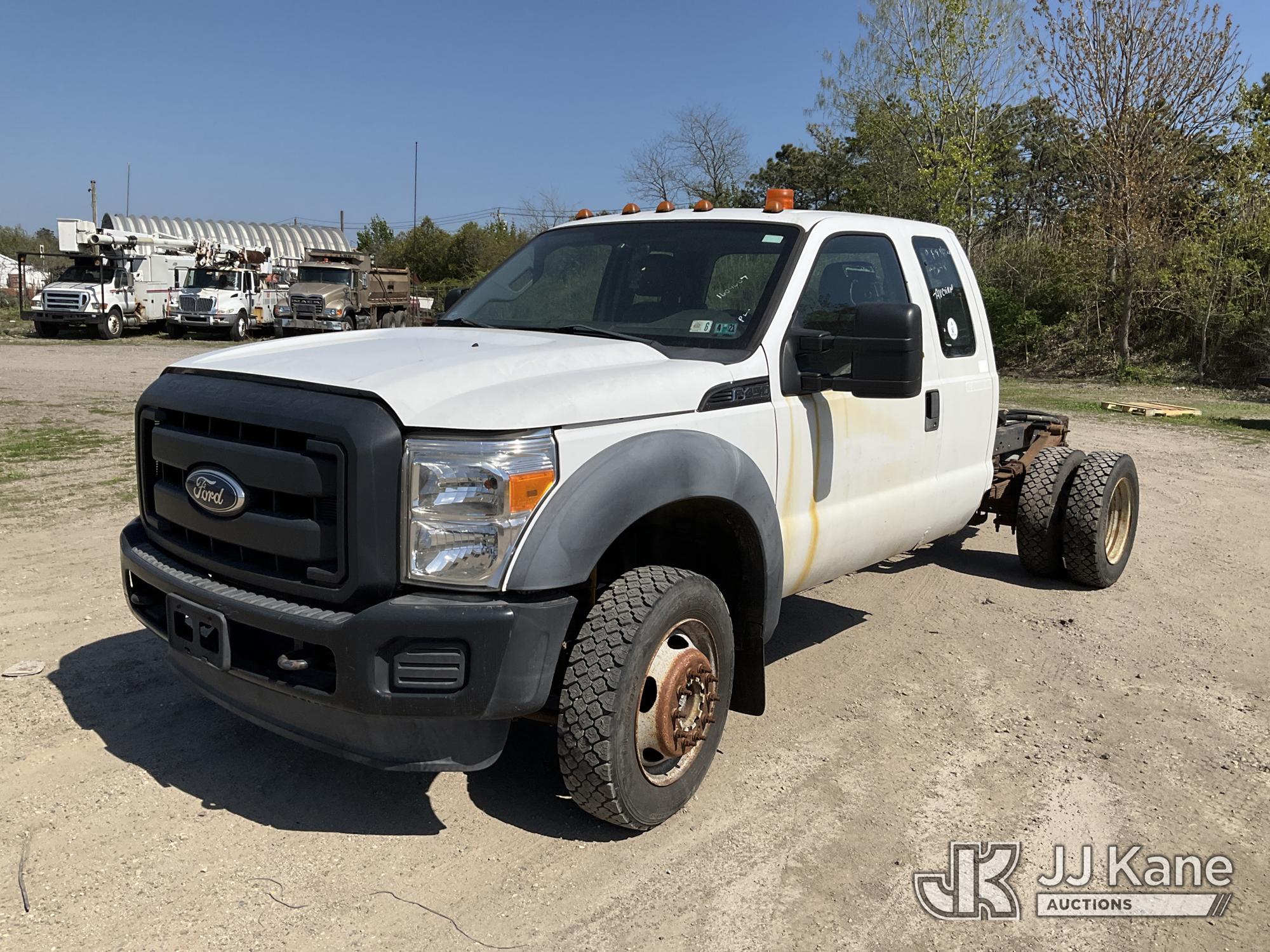 2011 Ford F450 4x4 Extended-Cab & Chassis