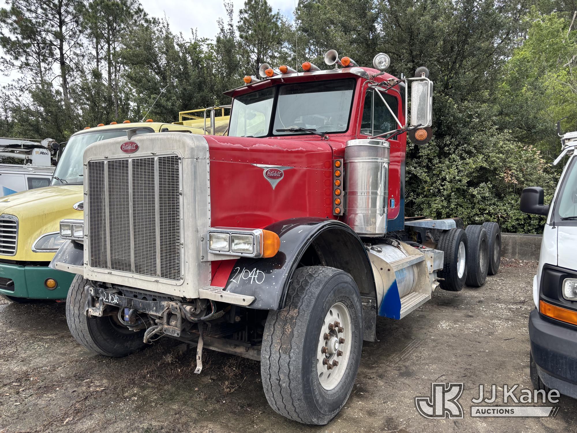 Photo of a 2000 Peterbilt 378