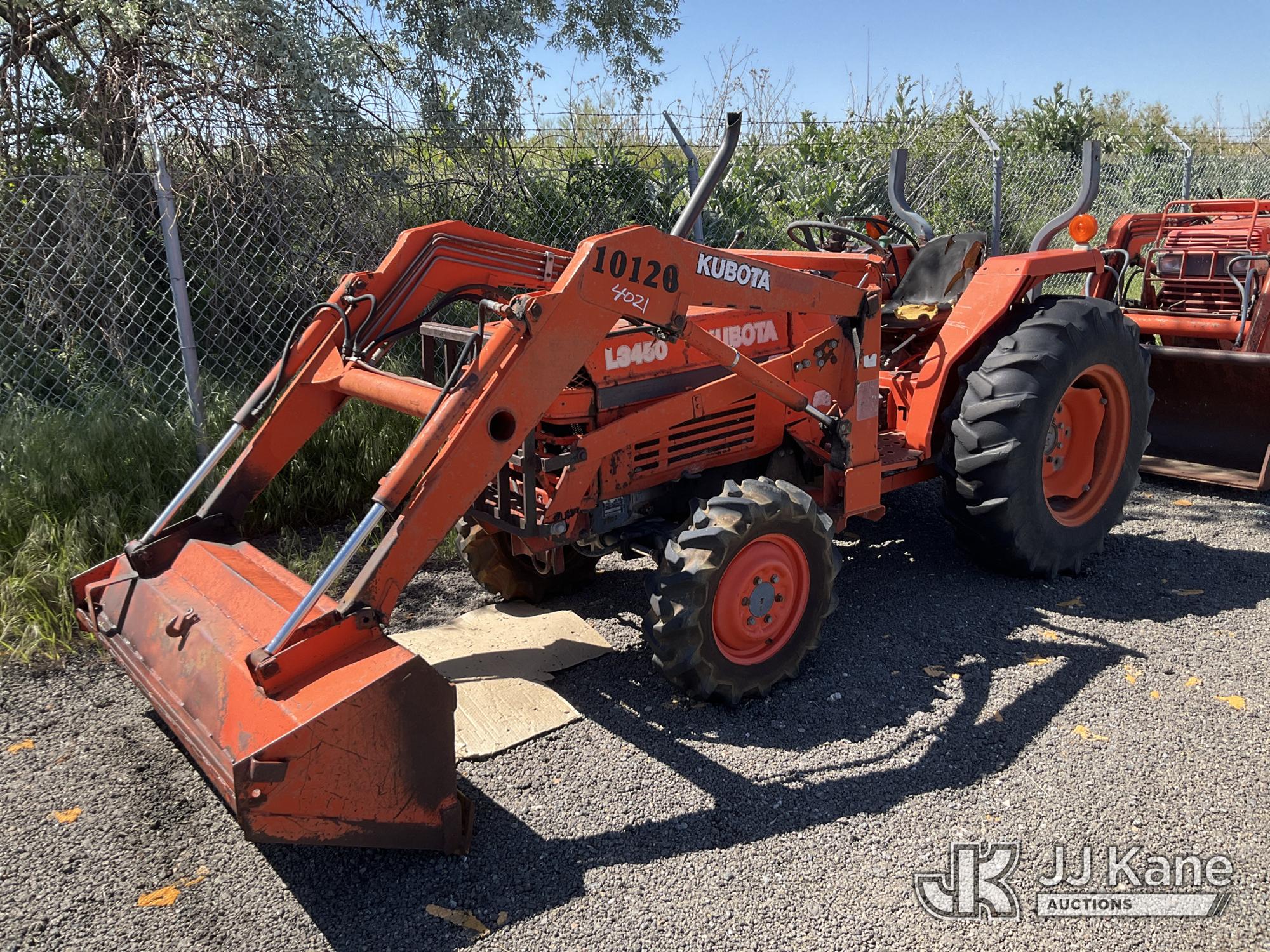 Photo of a  Kubota L3450