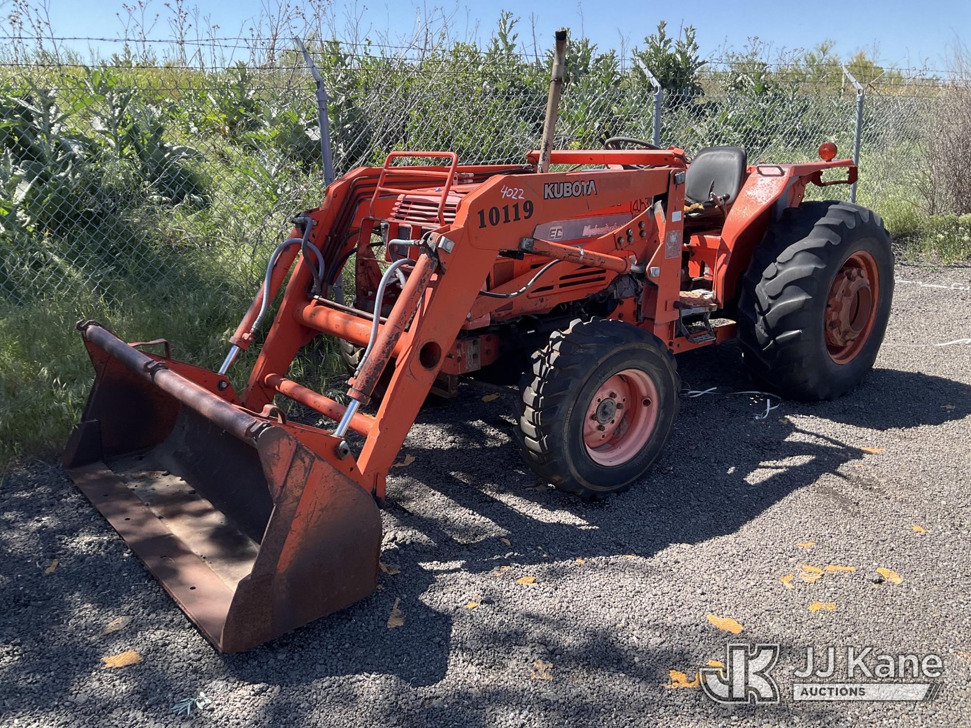 Photo of a  Kubota L4850
