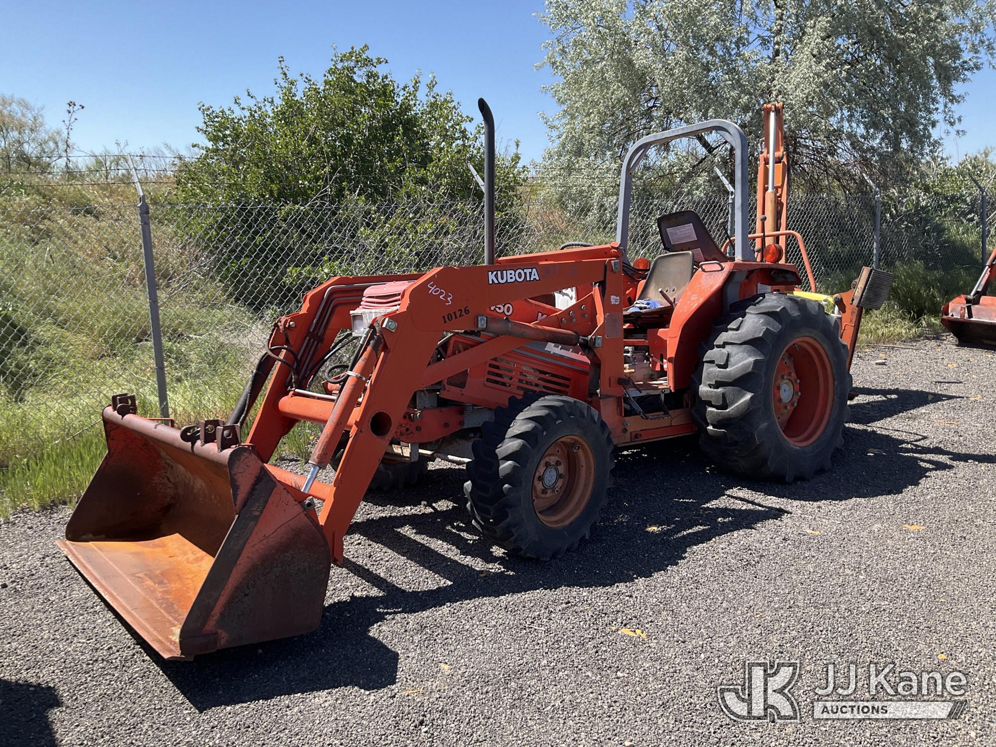 Photo of a  Kubota L5450