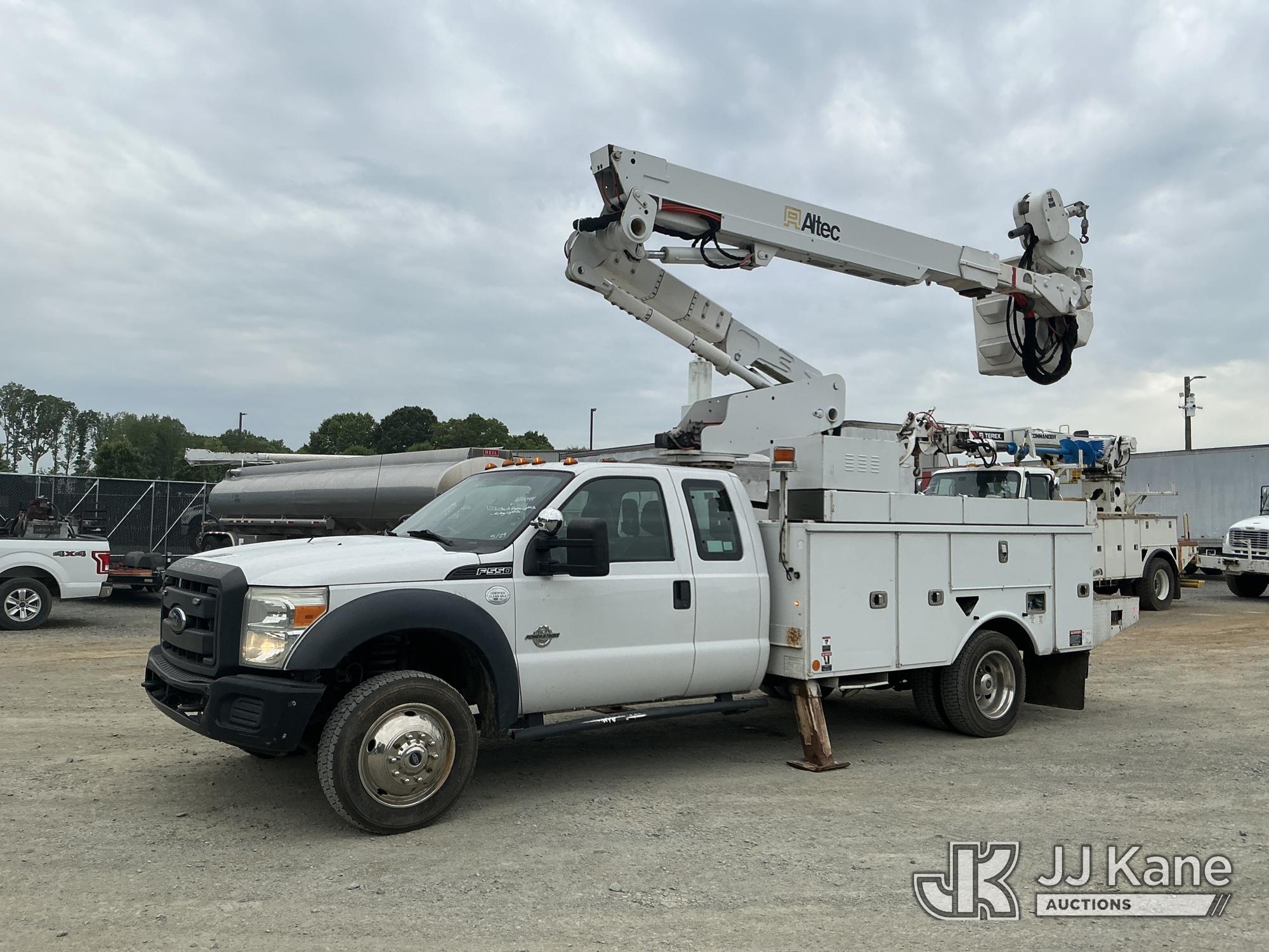 Altec AT40-MH, Articulating & Telescopic Material Handling Bucket Truck mounted behind cab on 2015 Ford F550 4X4 Extended-Cab Service Truck