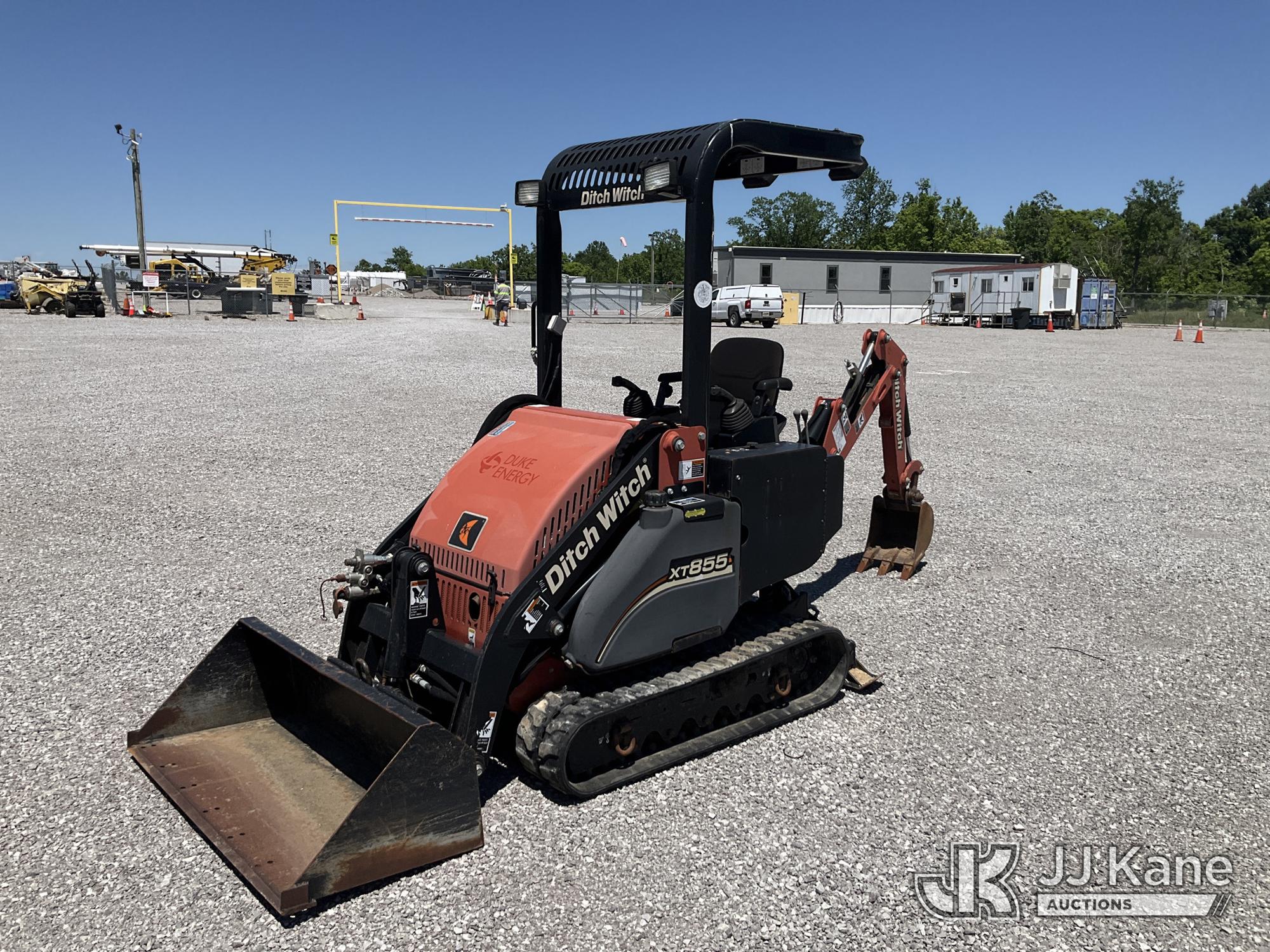 Photo of a 2011 Ditch Witch XT855