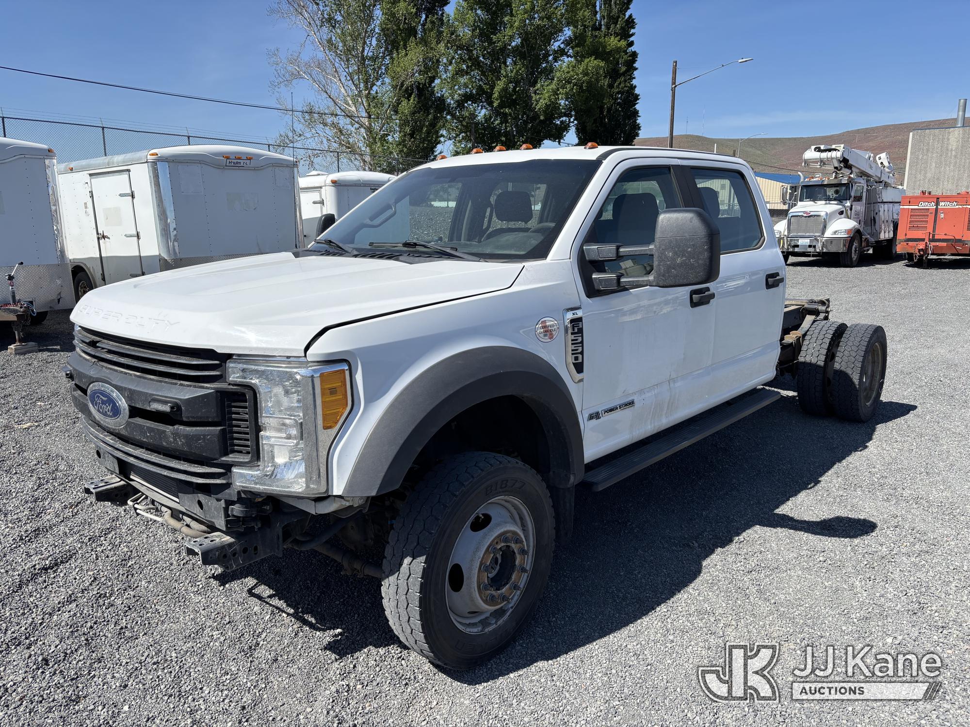 Photo of a 2017 Ford F-550