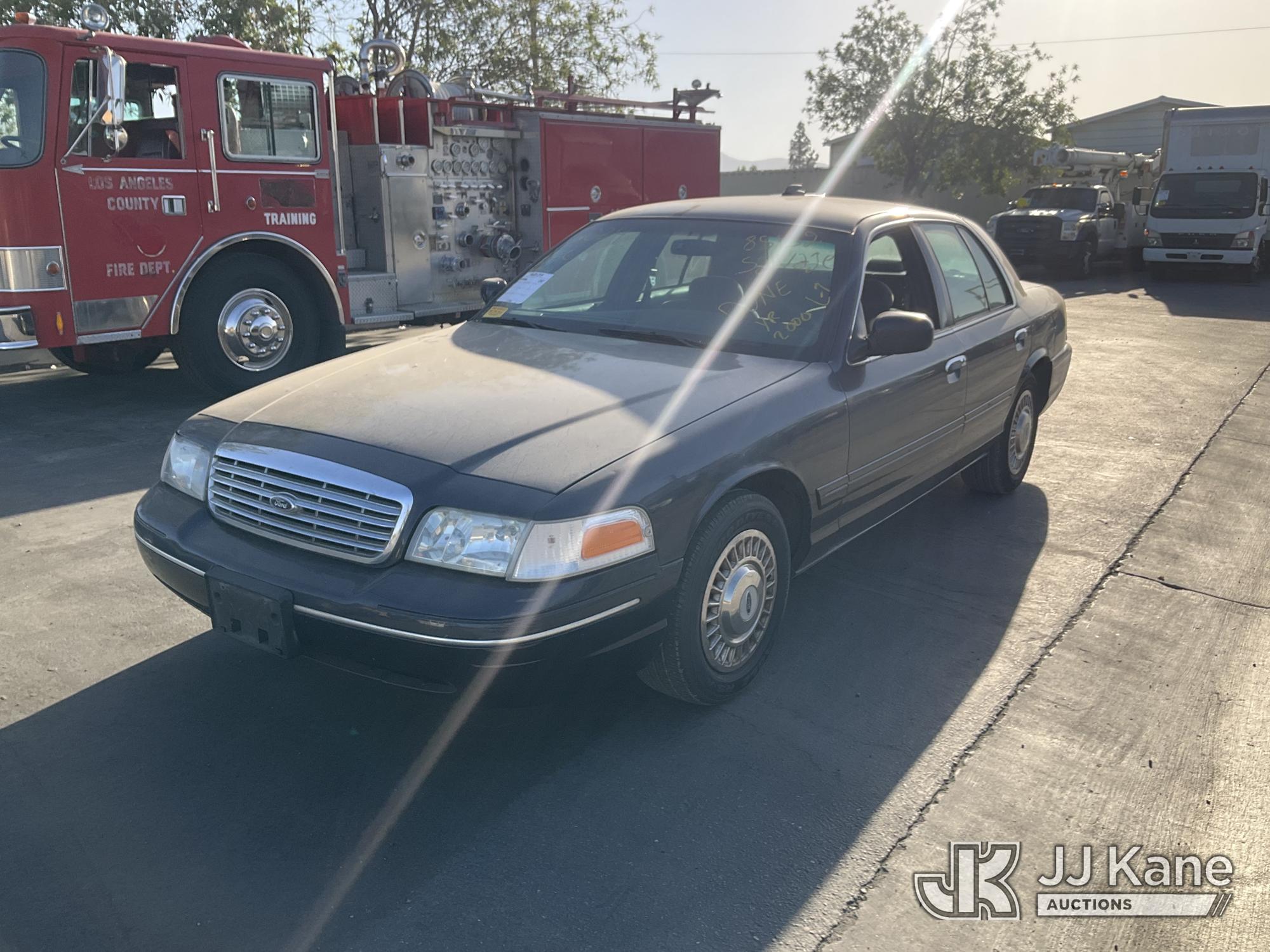 2000 Ford Crown Victoria Police Interceptor 4-Door Sedan