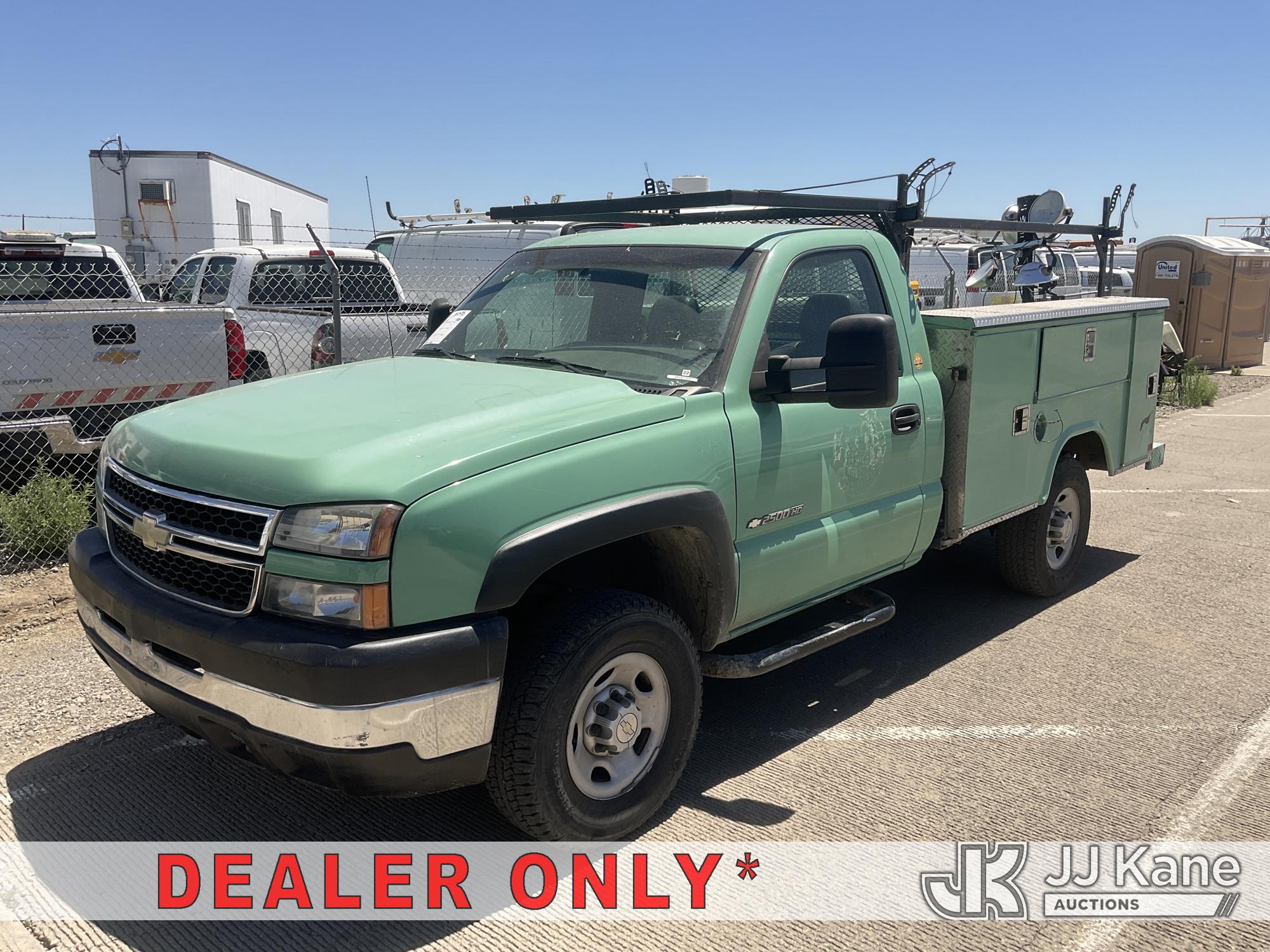 2007 Chevrolet Silverado Classic 2500HD Utility Truck