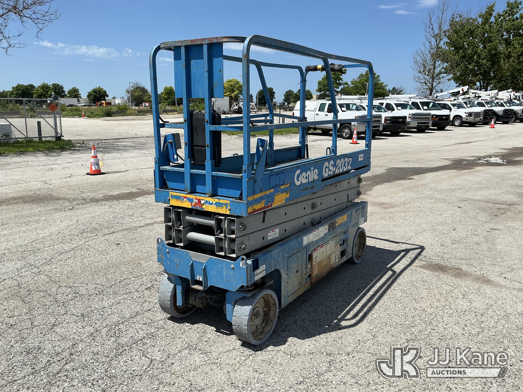 Photo of a 2007 Genie GS-2032