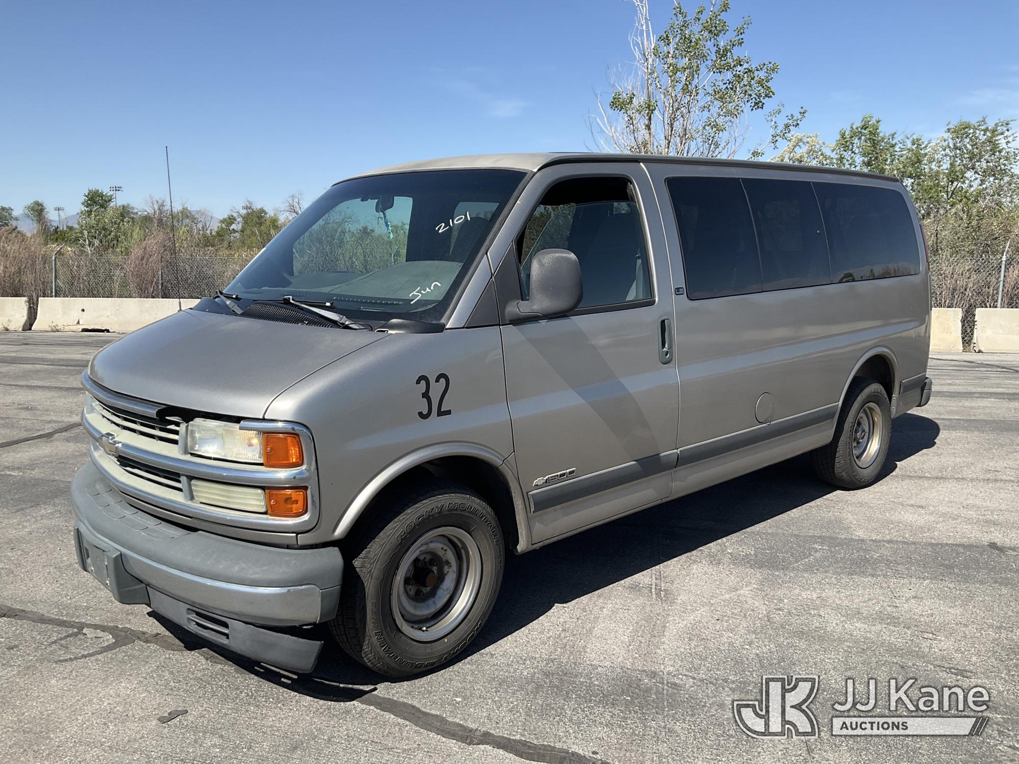Photo of a 2002 Chevrolet Express G1500
