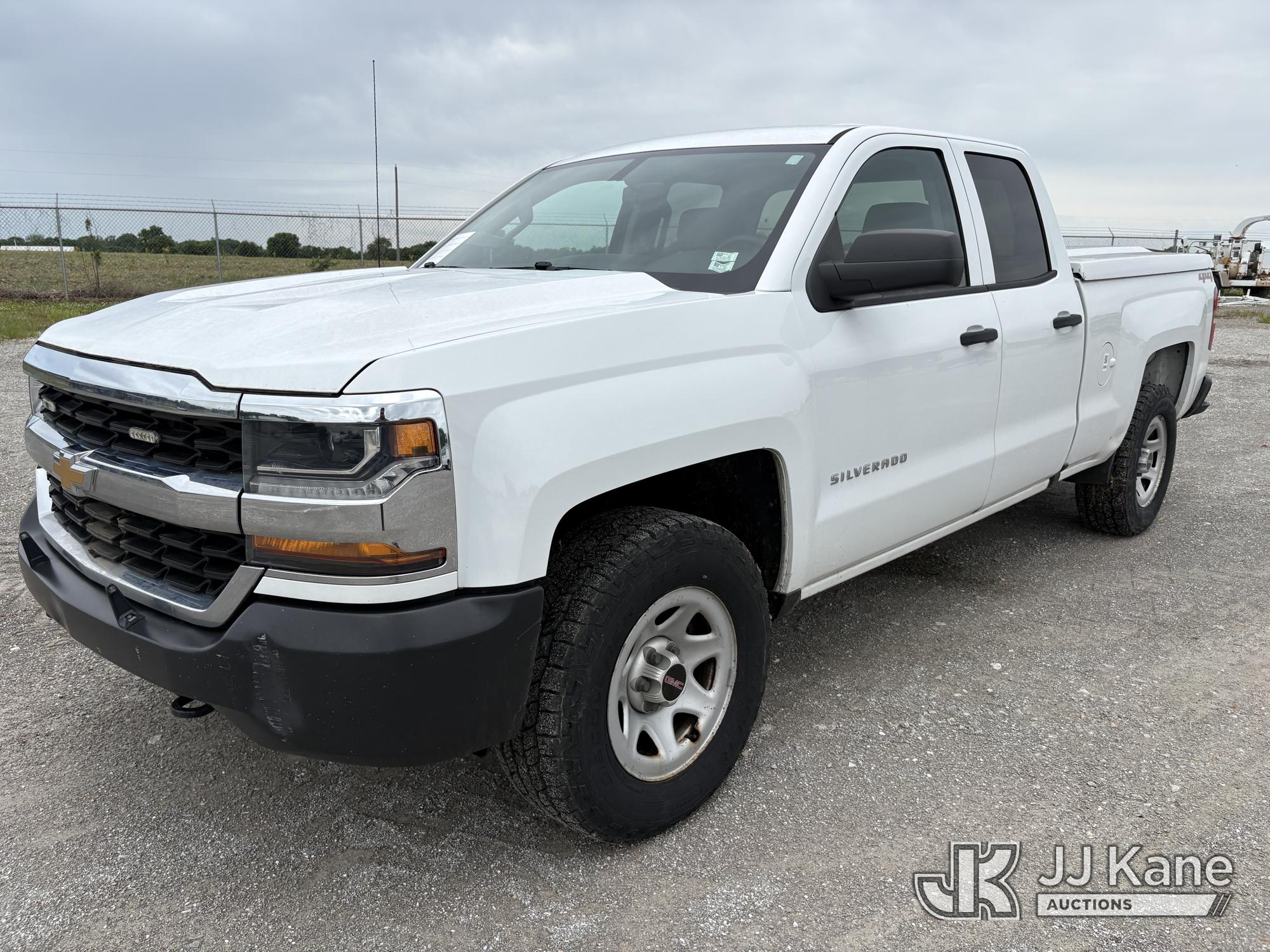 2017 Chevrolet Silverado 1500 4x4 Extended-Cab Pickup Truck