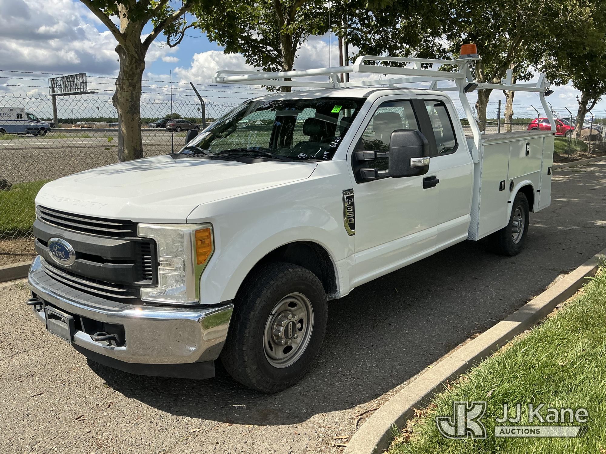 Photo of a 2017 Ford F-350 SD