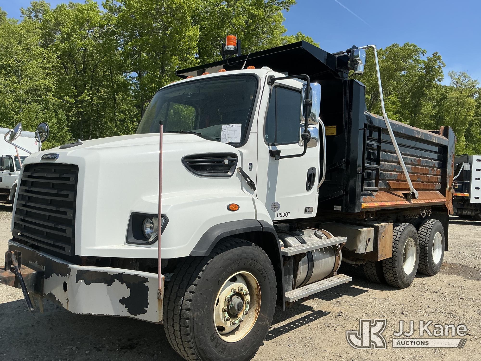 Photo of a 2016 Freightliner 114SD