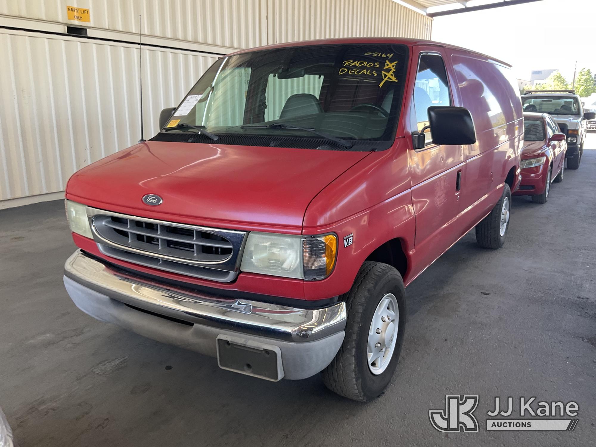 Photo of a 2002 Ford Econoline E-350 SD
