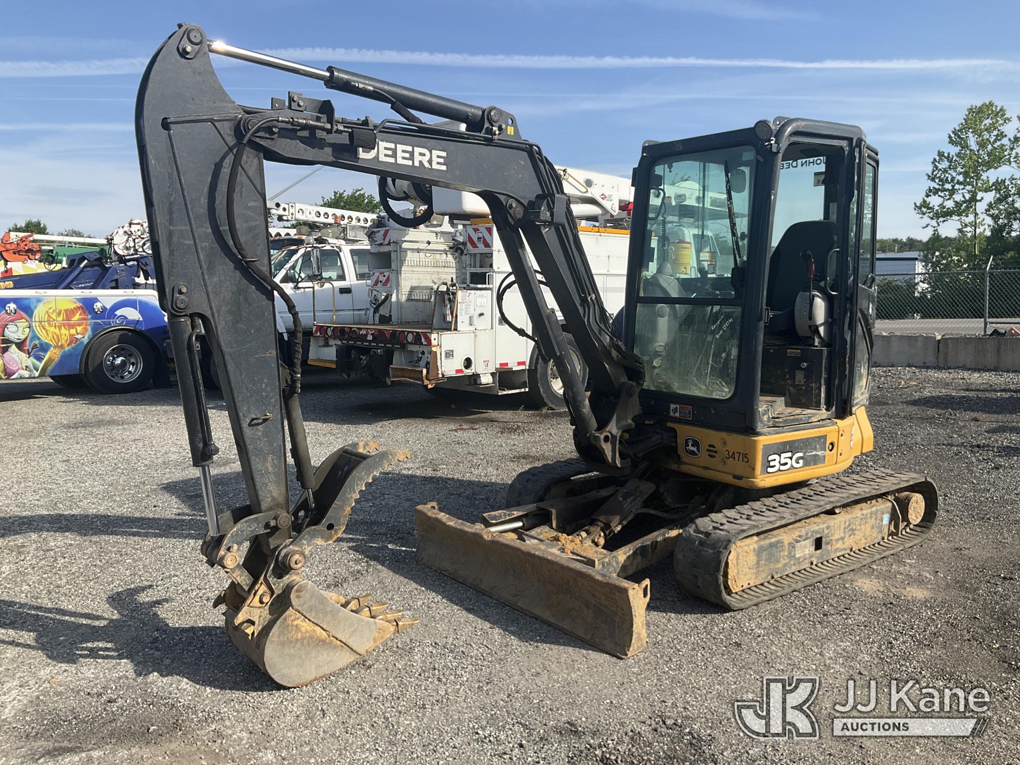 Photo of a 2016 John Deere 35G