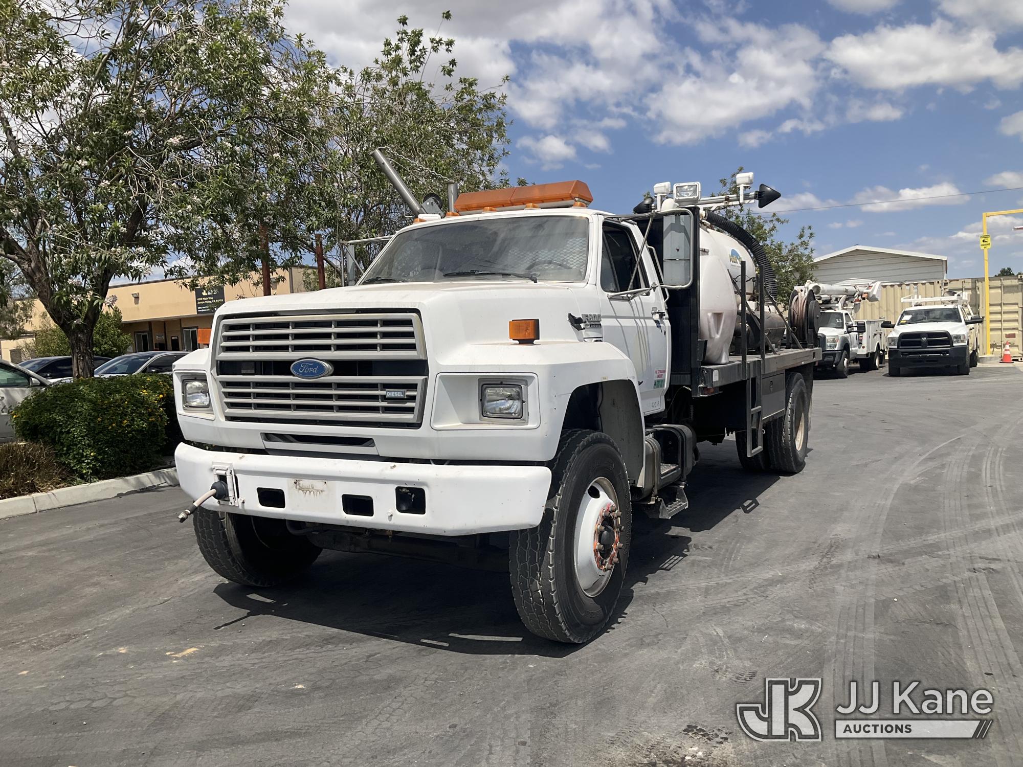 Photo of a 1992 Ford F800F