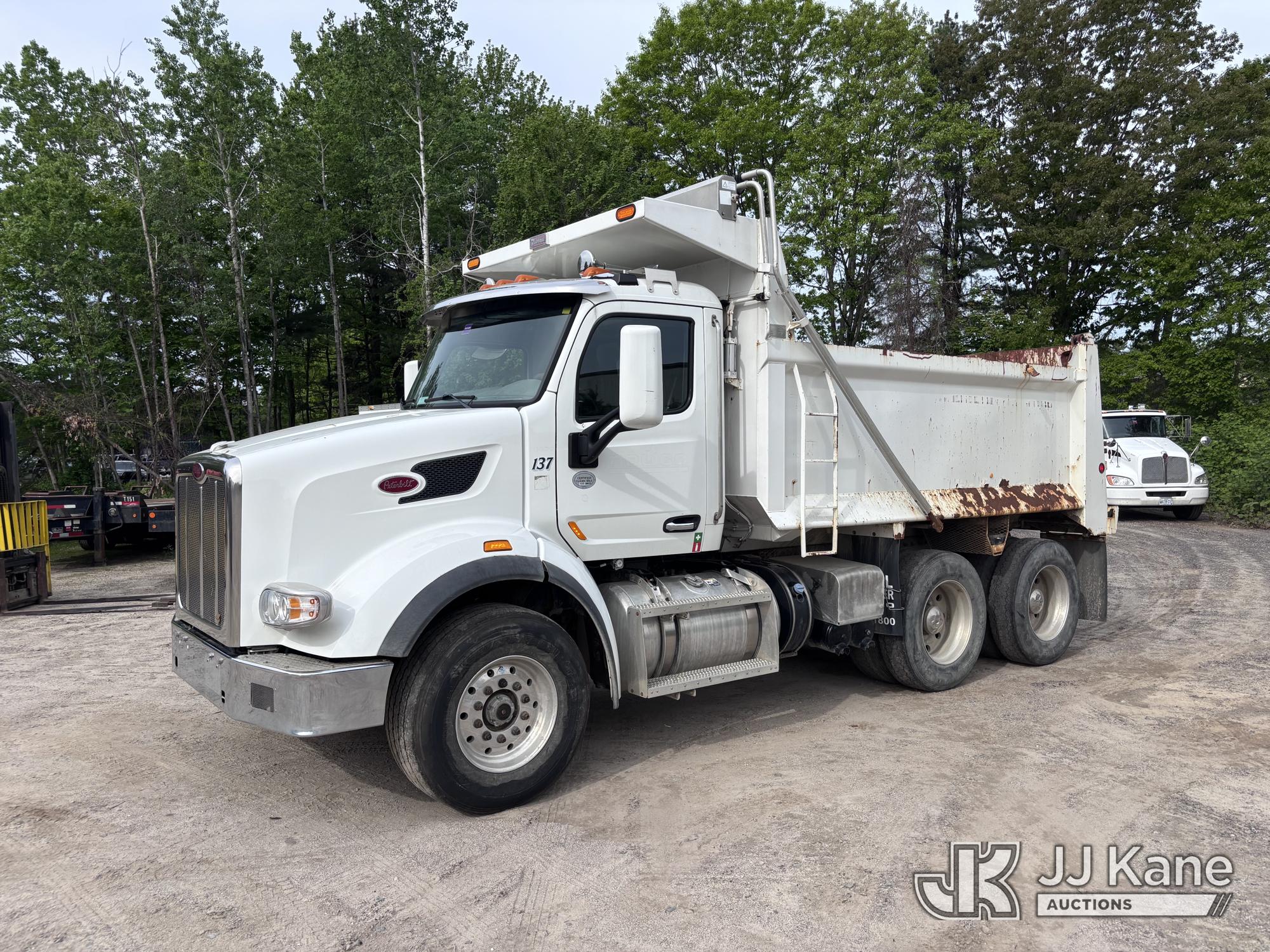Photo of a 2016 Peterbilt 567