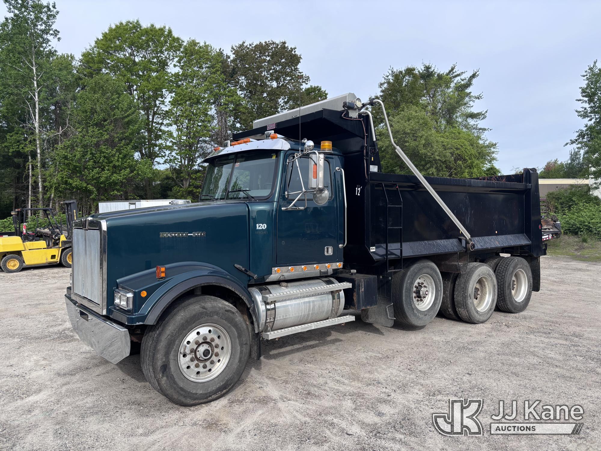 Photo of a 2002 Western Star 4900 FA