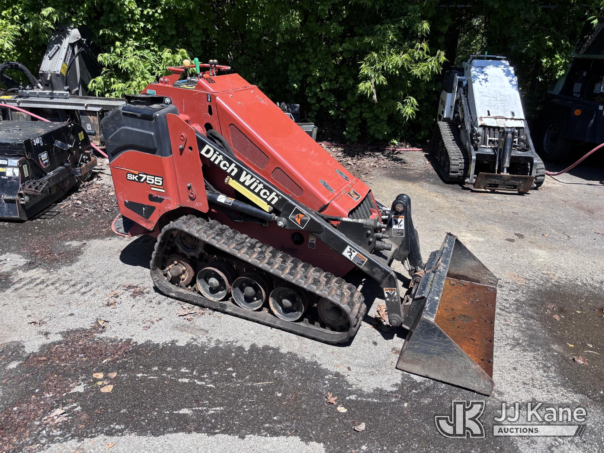 Photo of a 2013 Ditch Witch SK755