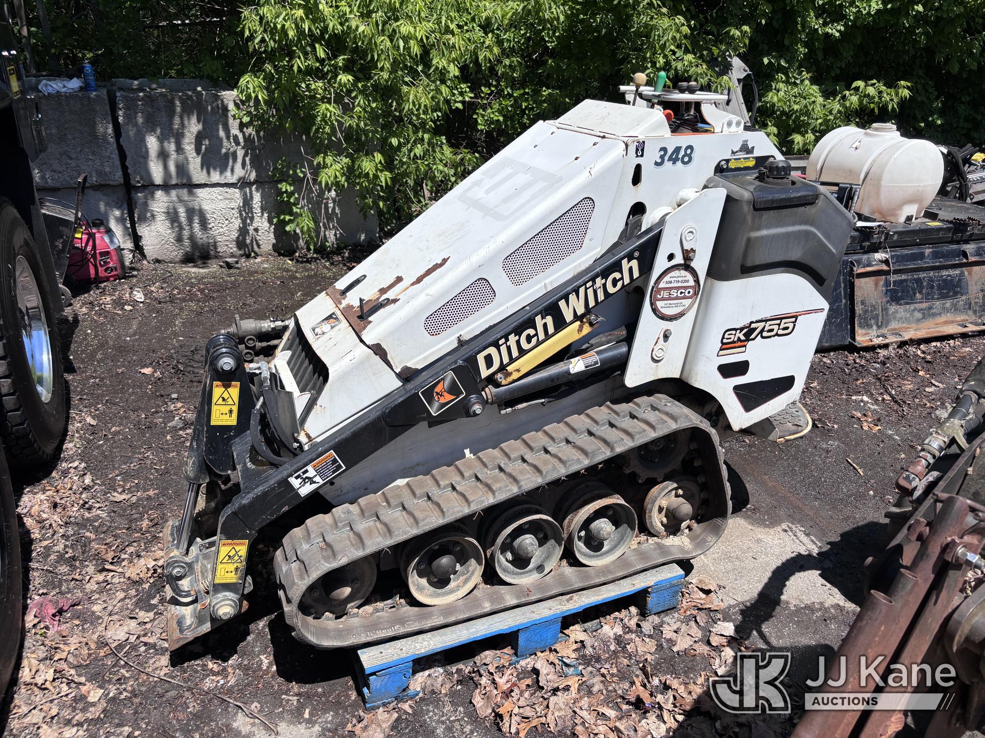 Photo of a 2014 Ditch Witch SK755