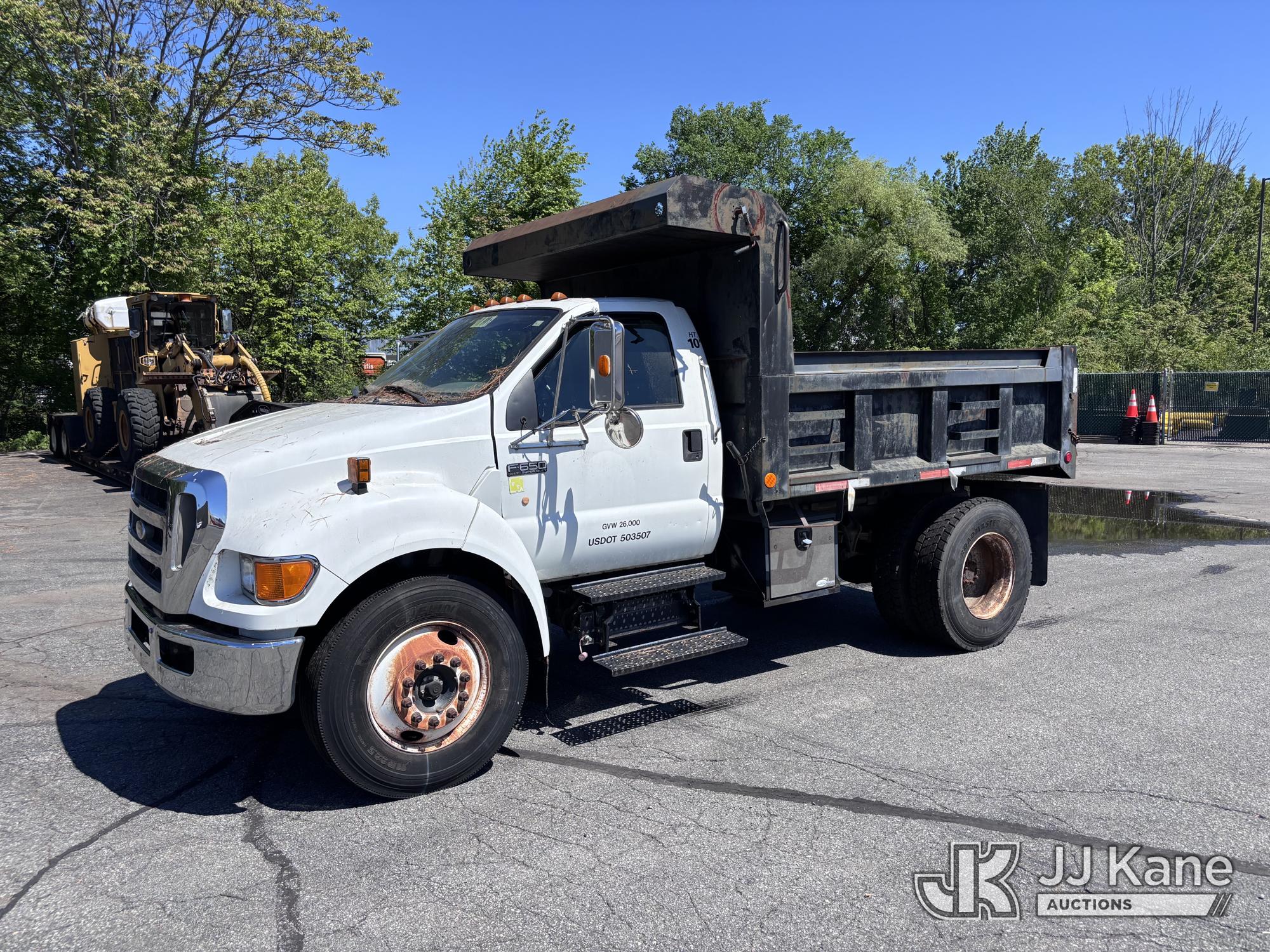 Photo of a 2006 Ford F-650