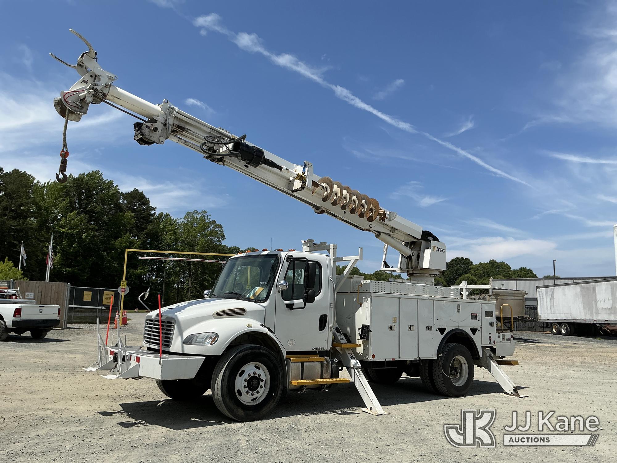 Photo of a 2014 Freightliner M2 106