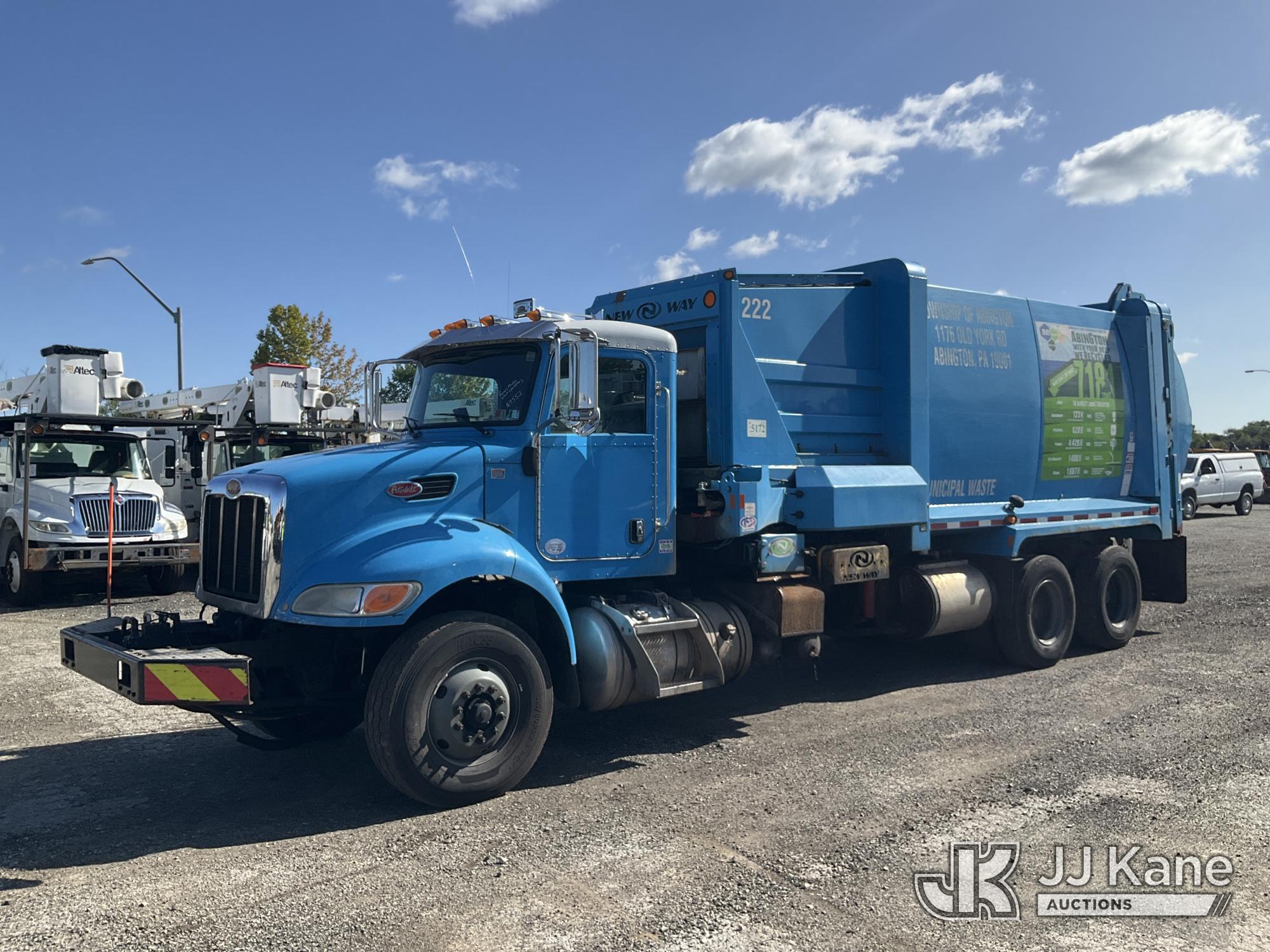 Photo of 2014 Peterbilt 348