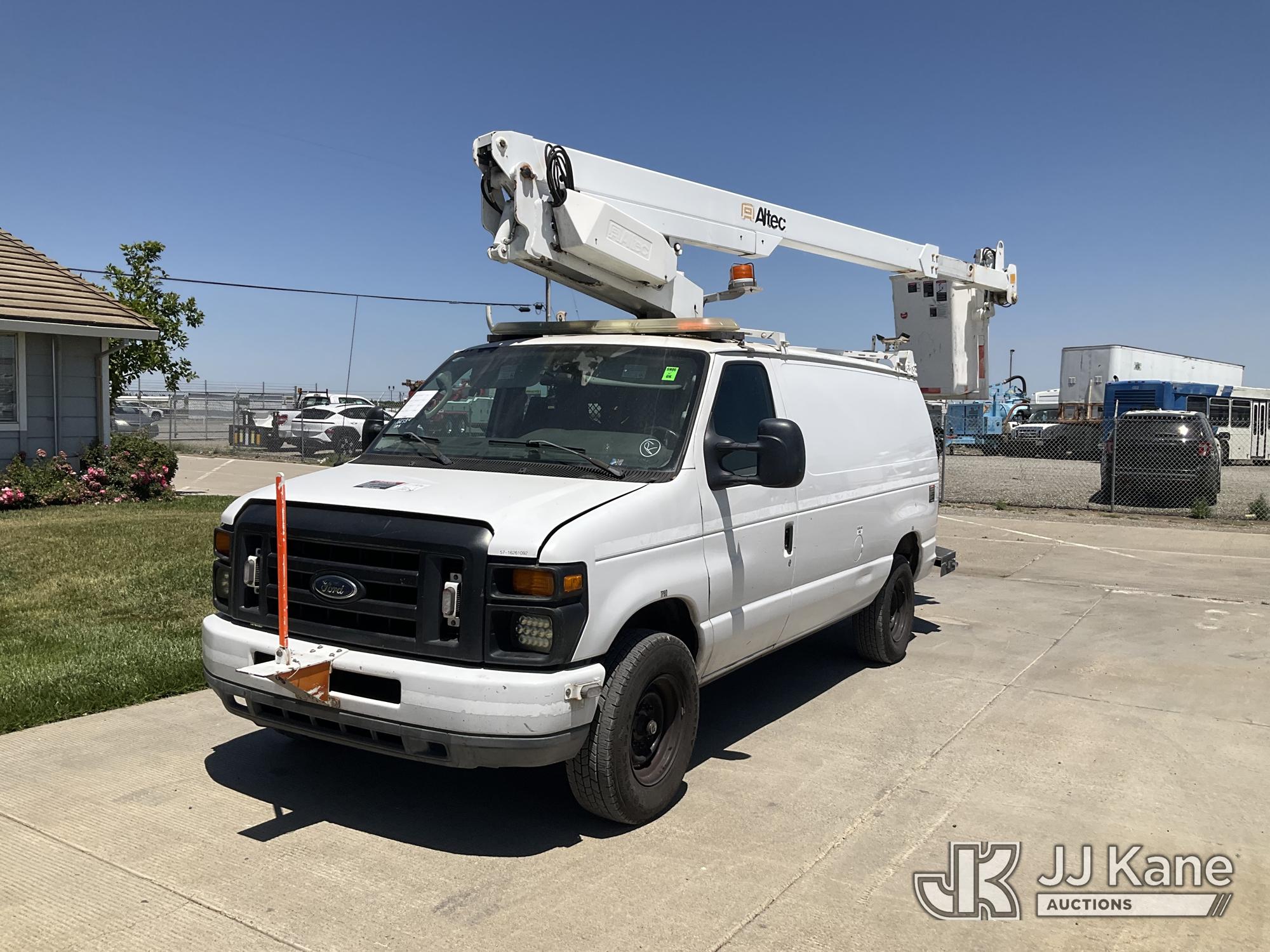 Altec AT200-AV, Telescopic Non-Insulated Bucket Van , 2010 Ford Econoline E-350 Super Duty Van