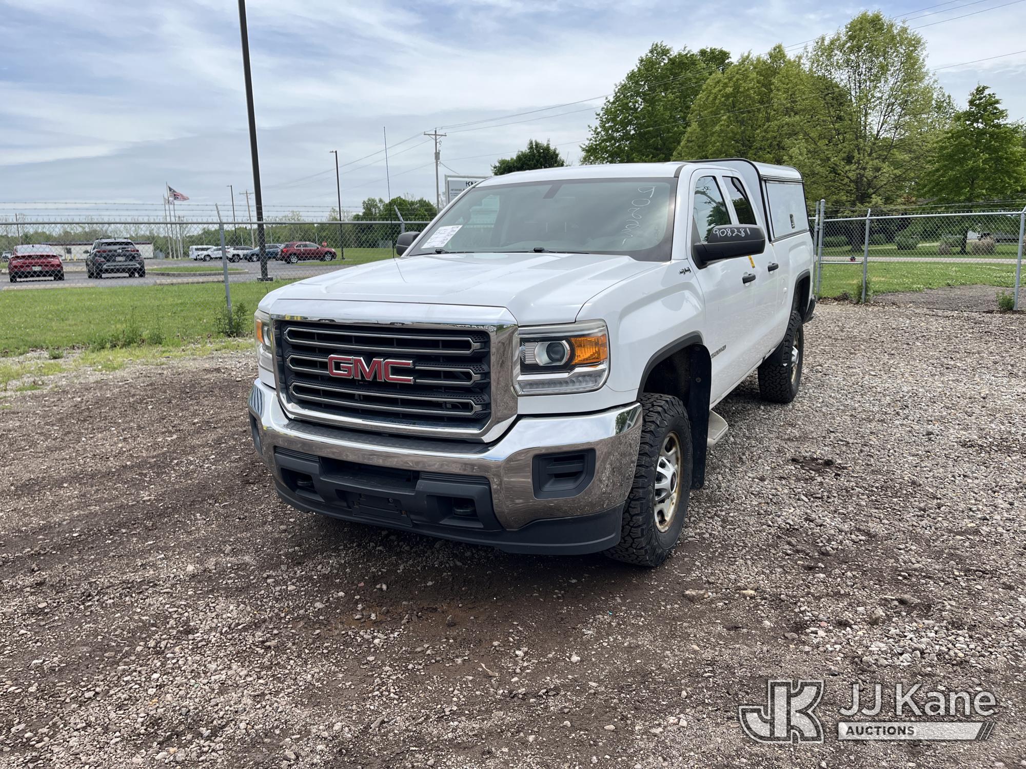 2016 GMC Sierra 2500HD 4x4 Extended-Cab Pickup Truck