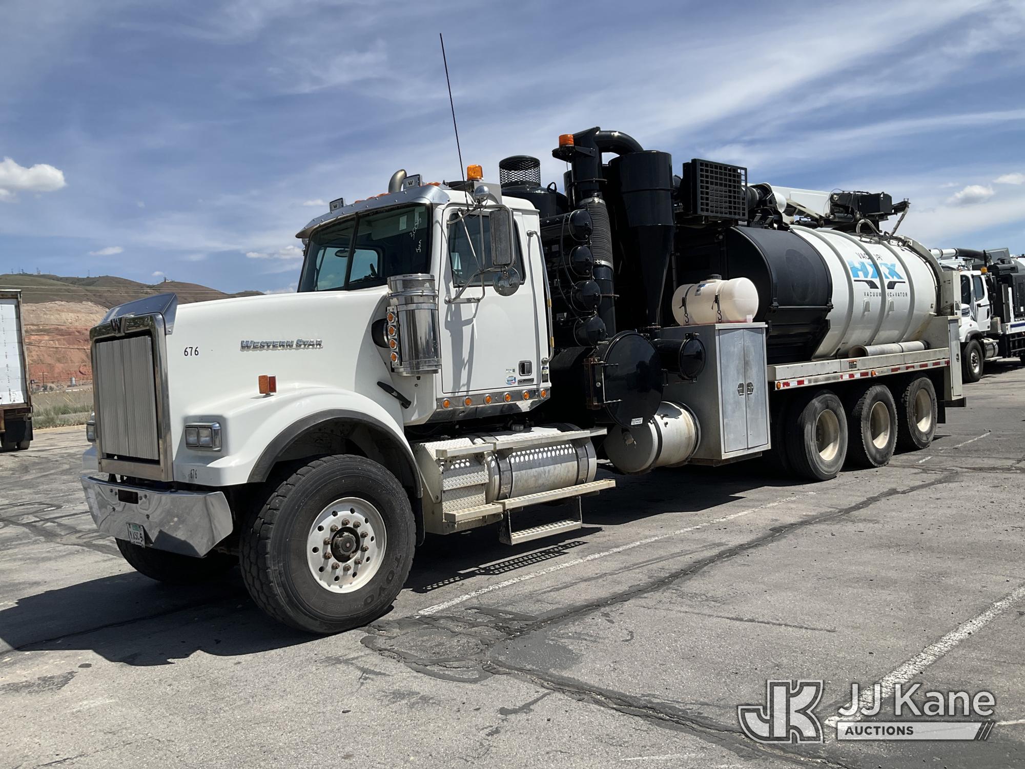 Photo of a 2019 Western Star 4900SF