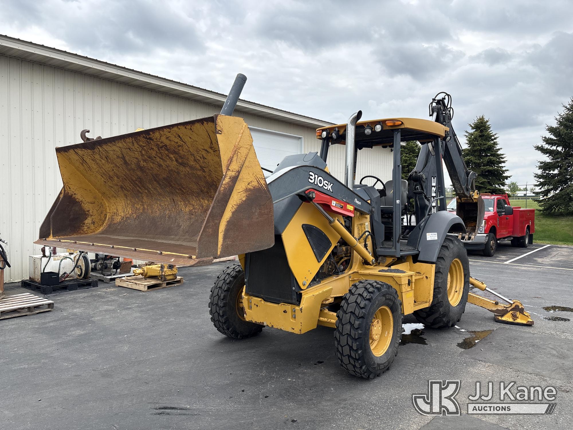 Photo of a 2015 John Deere 310SK 4x4