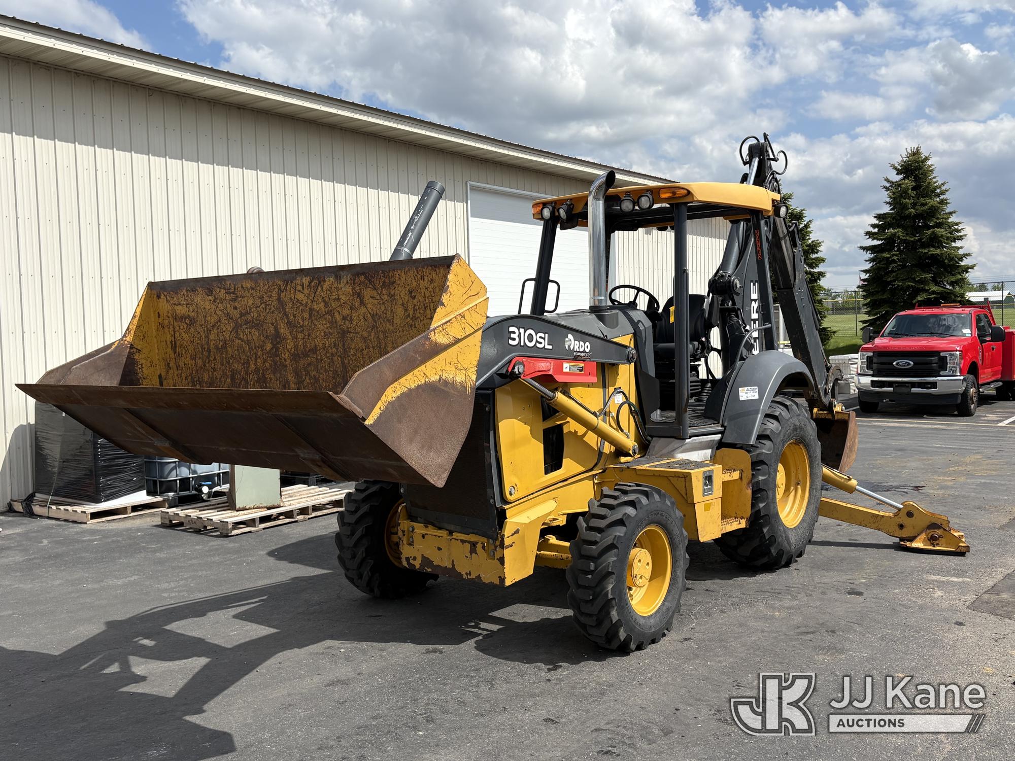 Photo of a 2018 John Deere 310SL