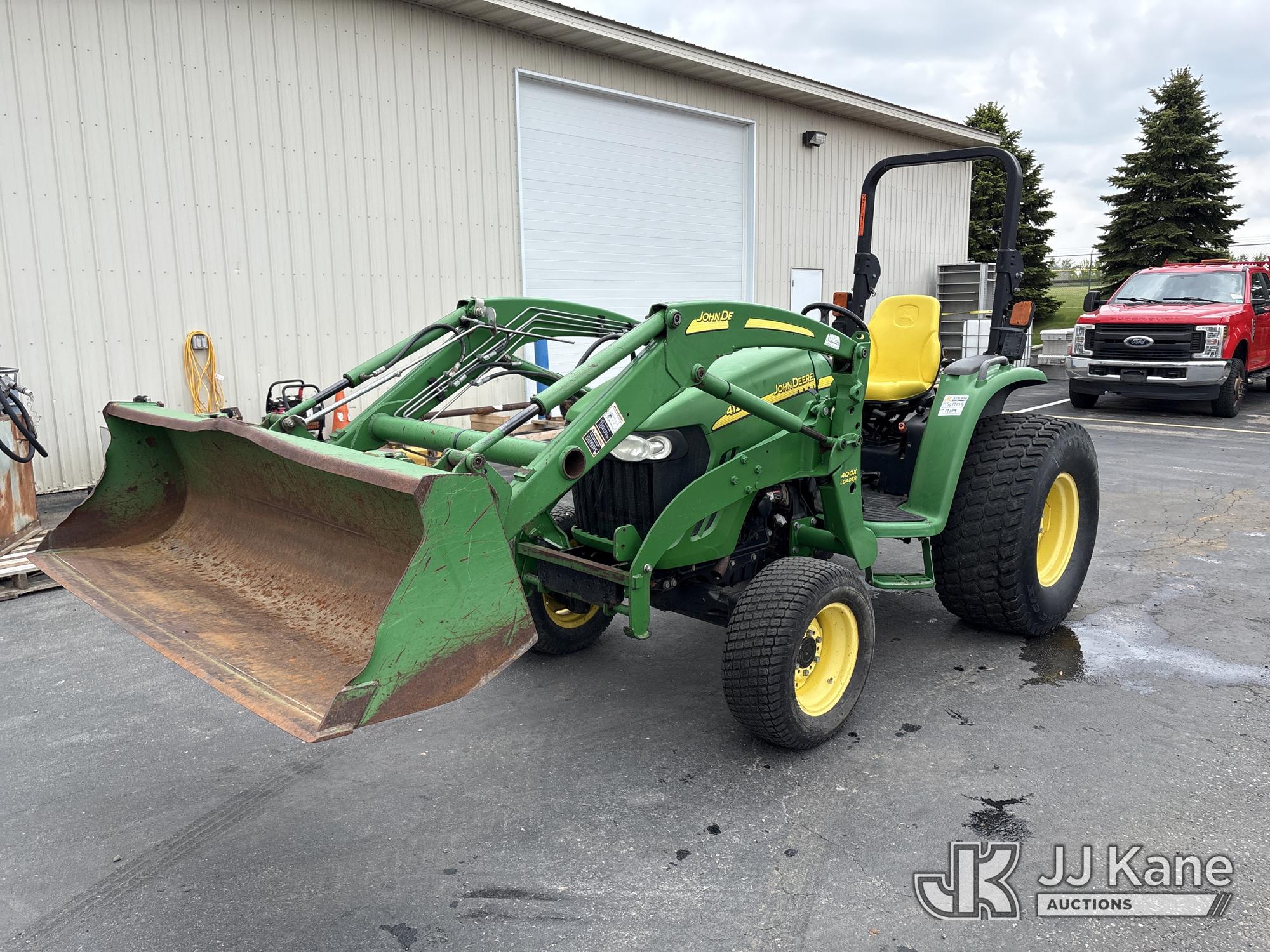 Photo of a 2012 John Deere 4120