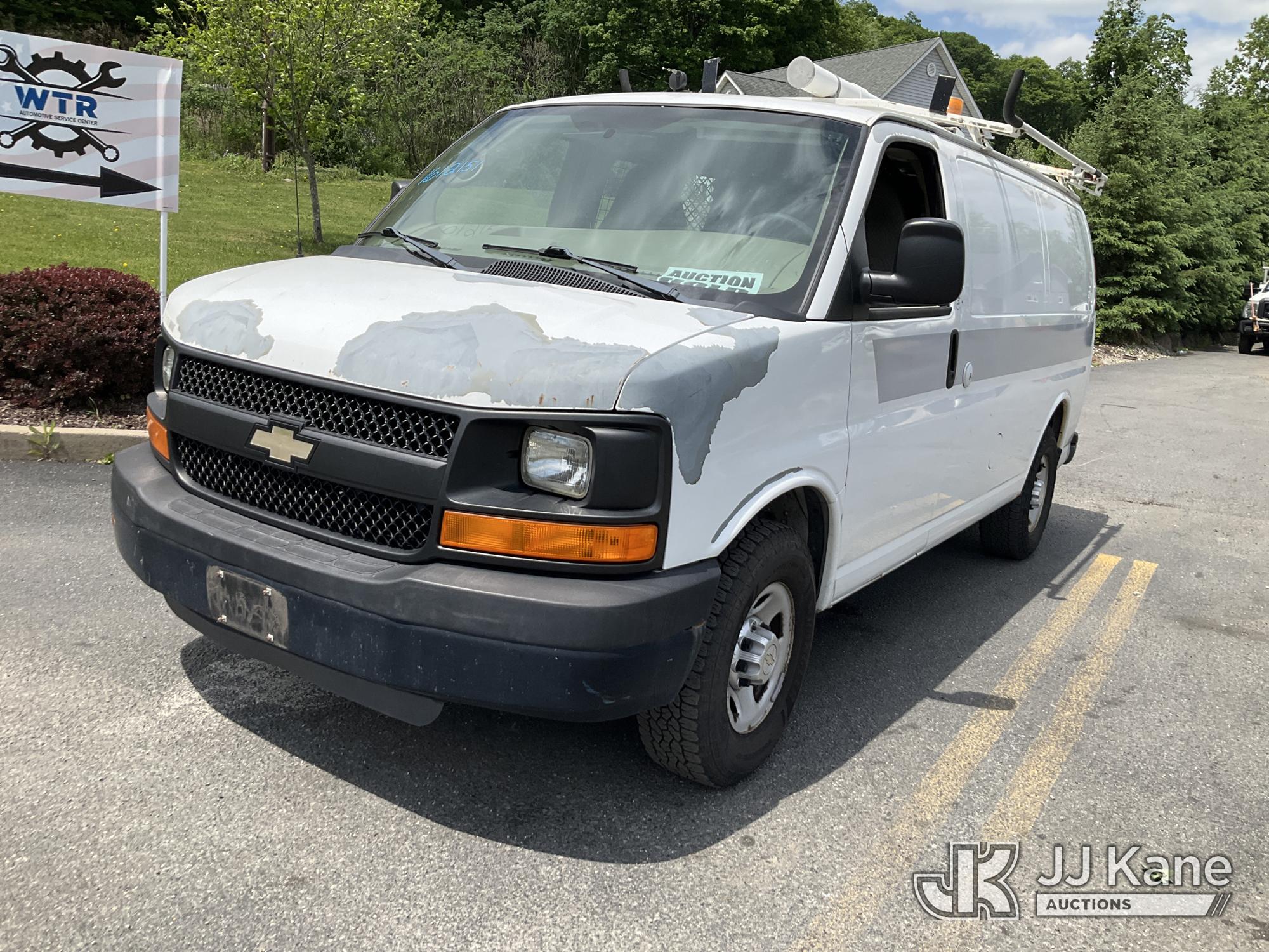 Photo of a 2011 Chevrolet Express G2500