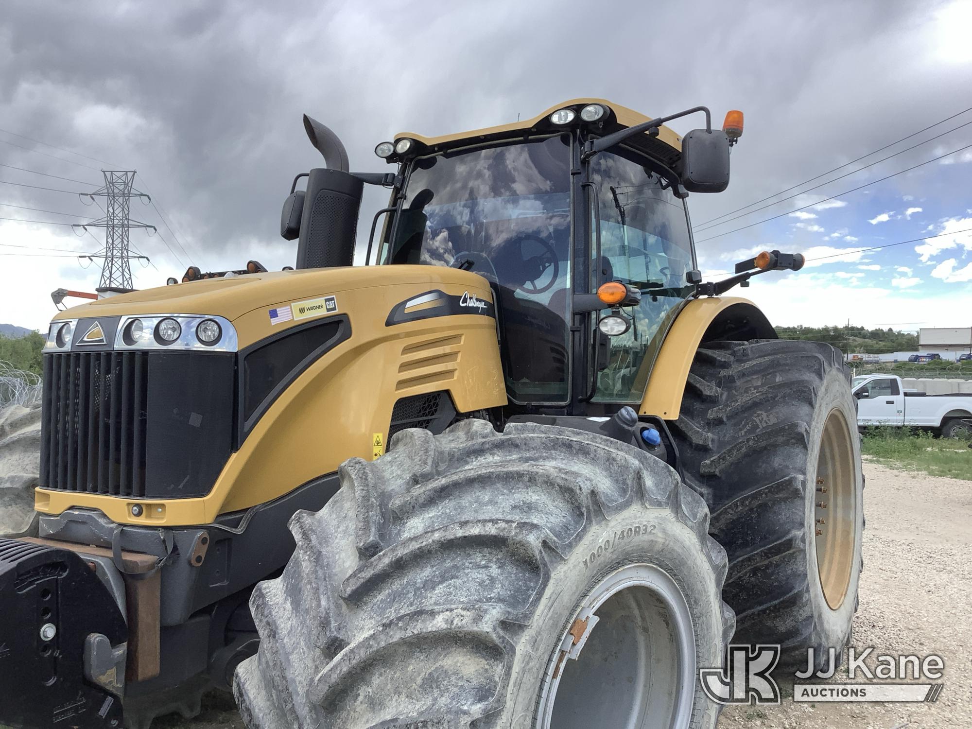 Photo of a 2016 Challenger MT665E