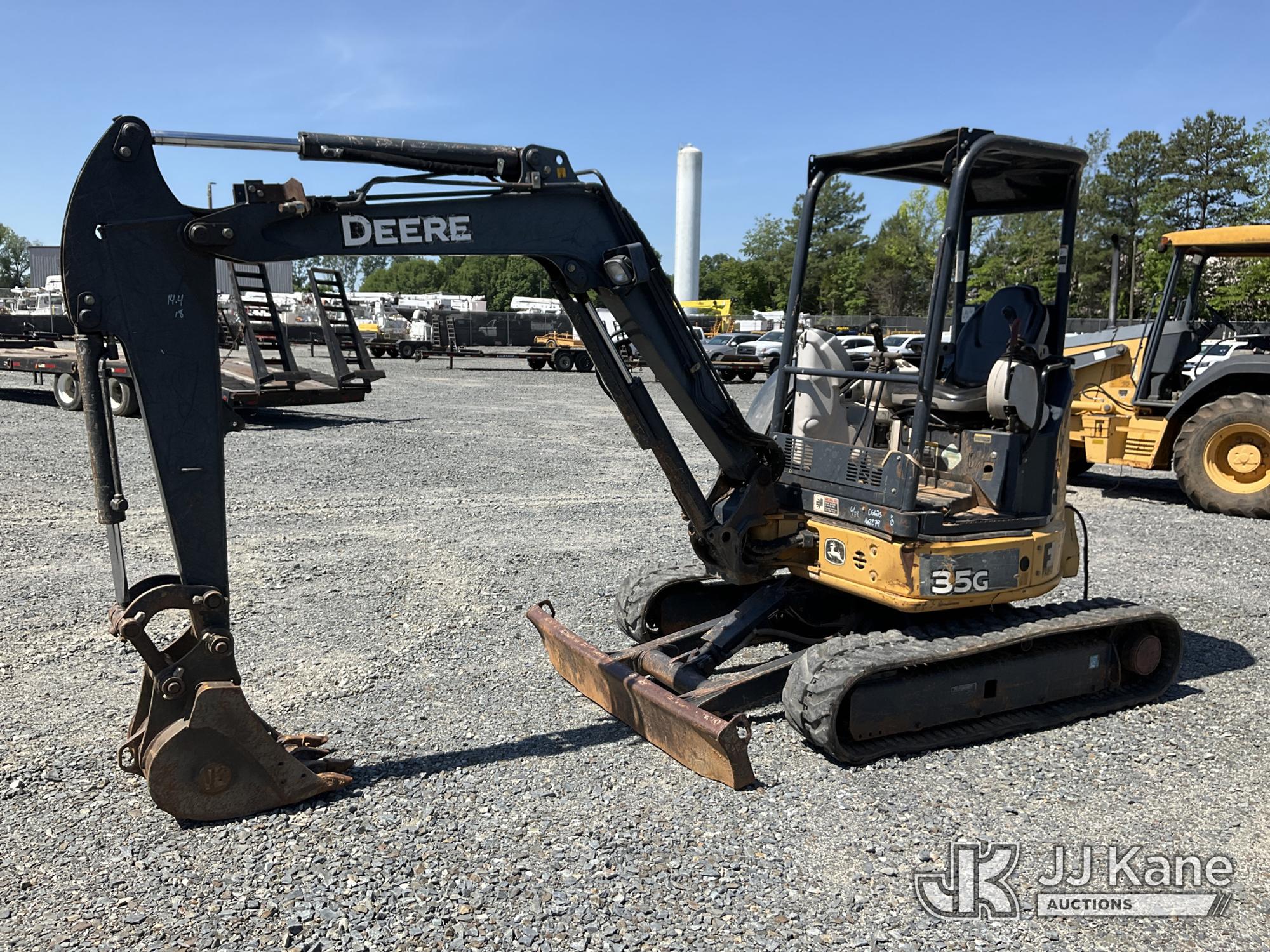 Photo of a 2014 John Deere 35G