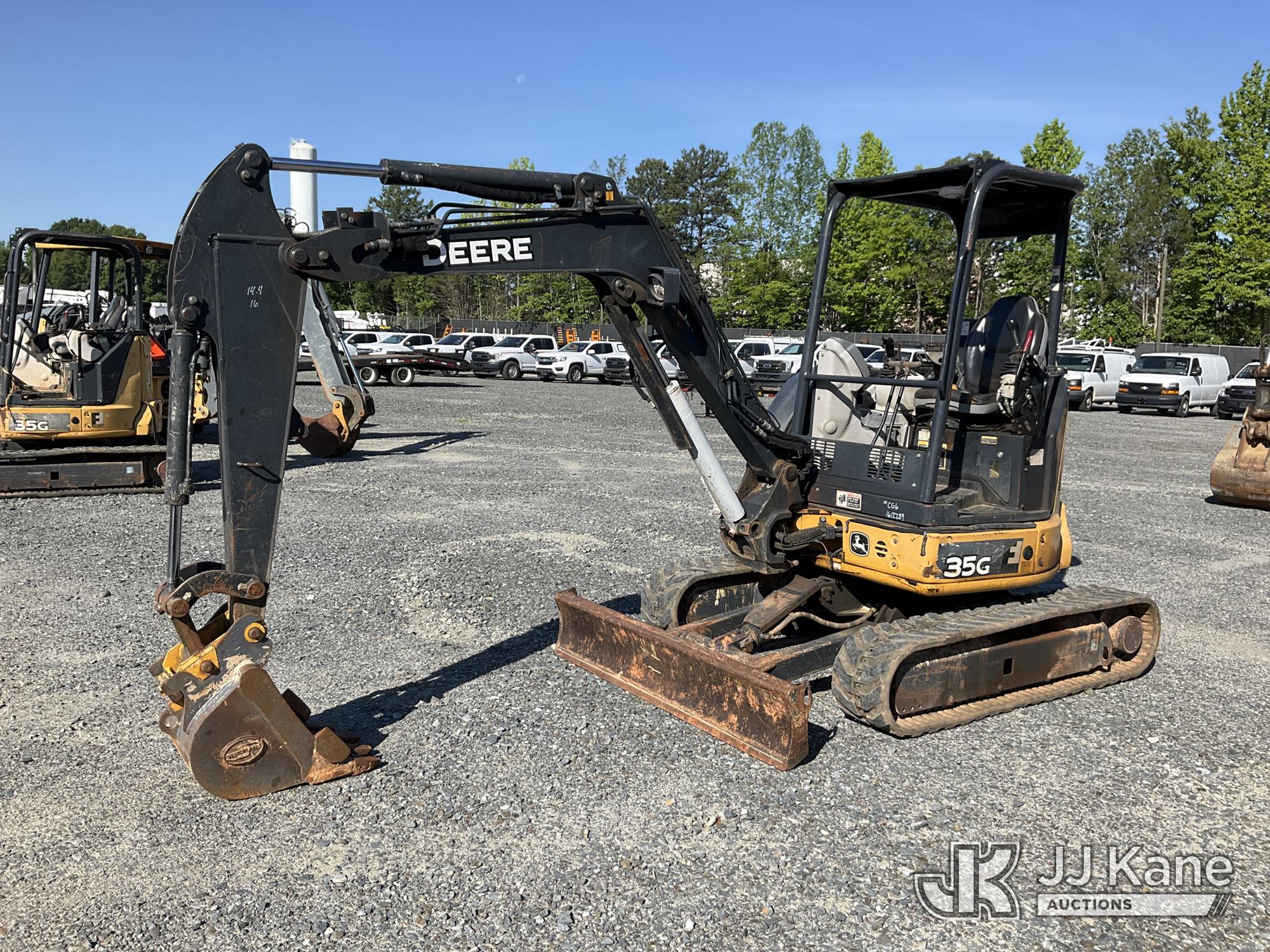 Photo of a 2015 John Deere 35G