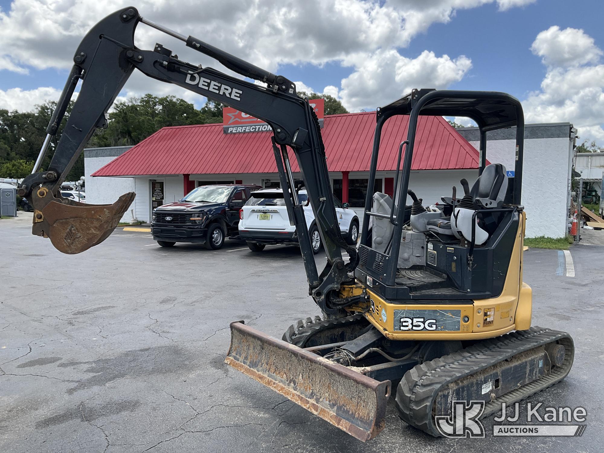 Photo of a 2018 John Deere 35G
