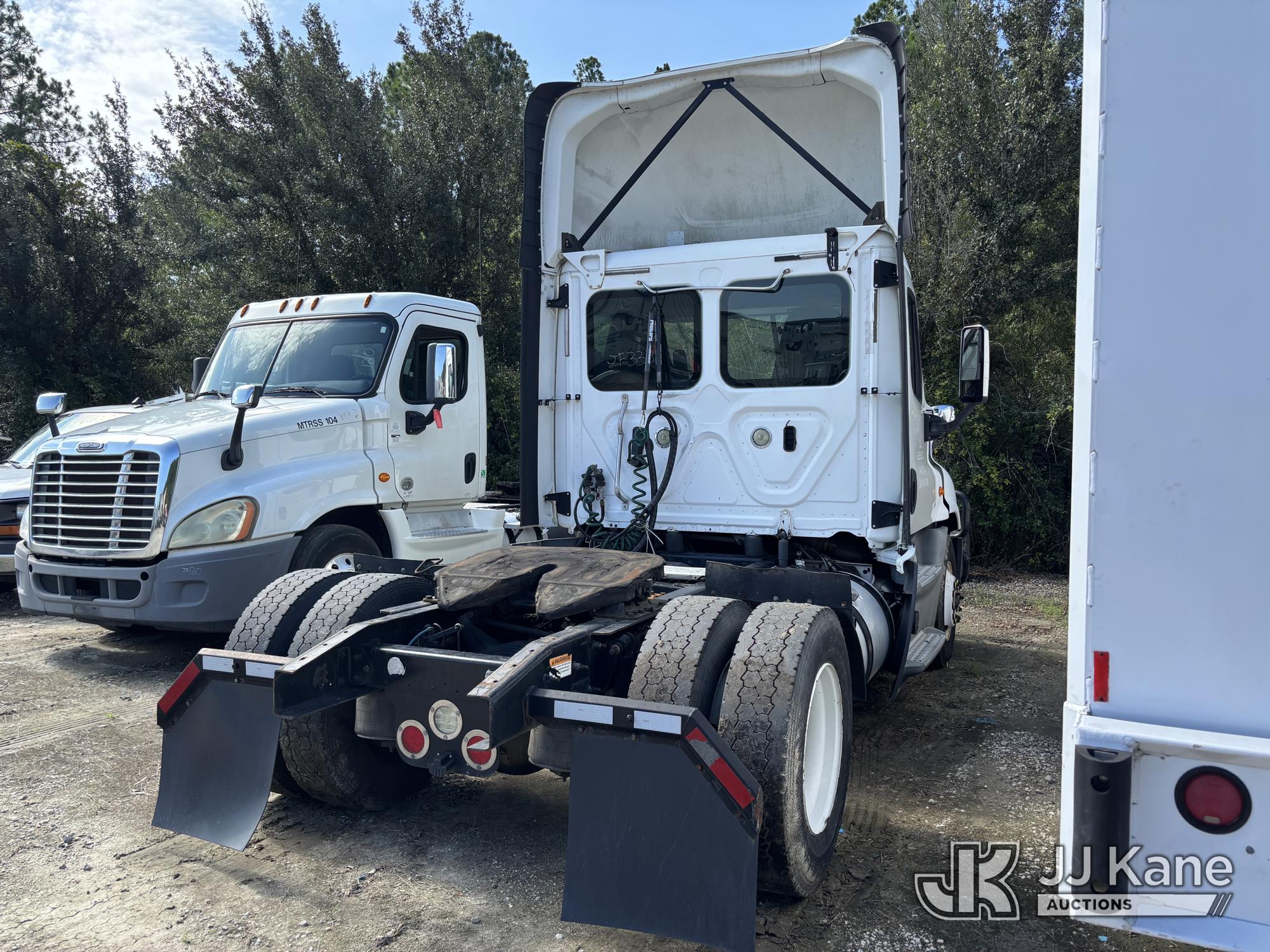2016 Freightliner CASCADIA 125