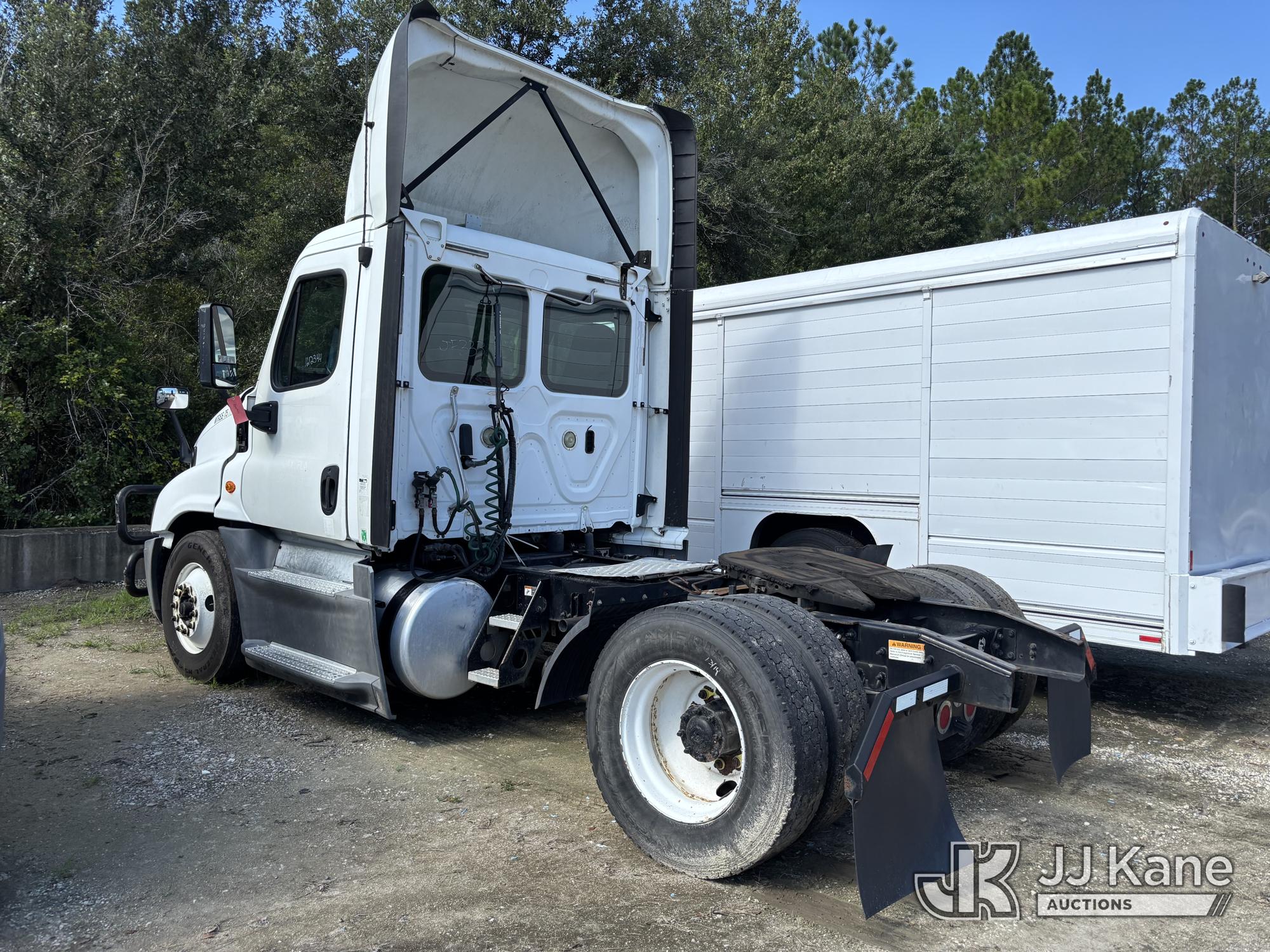 2016 Freightliner CASCADIA 125