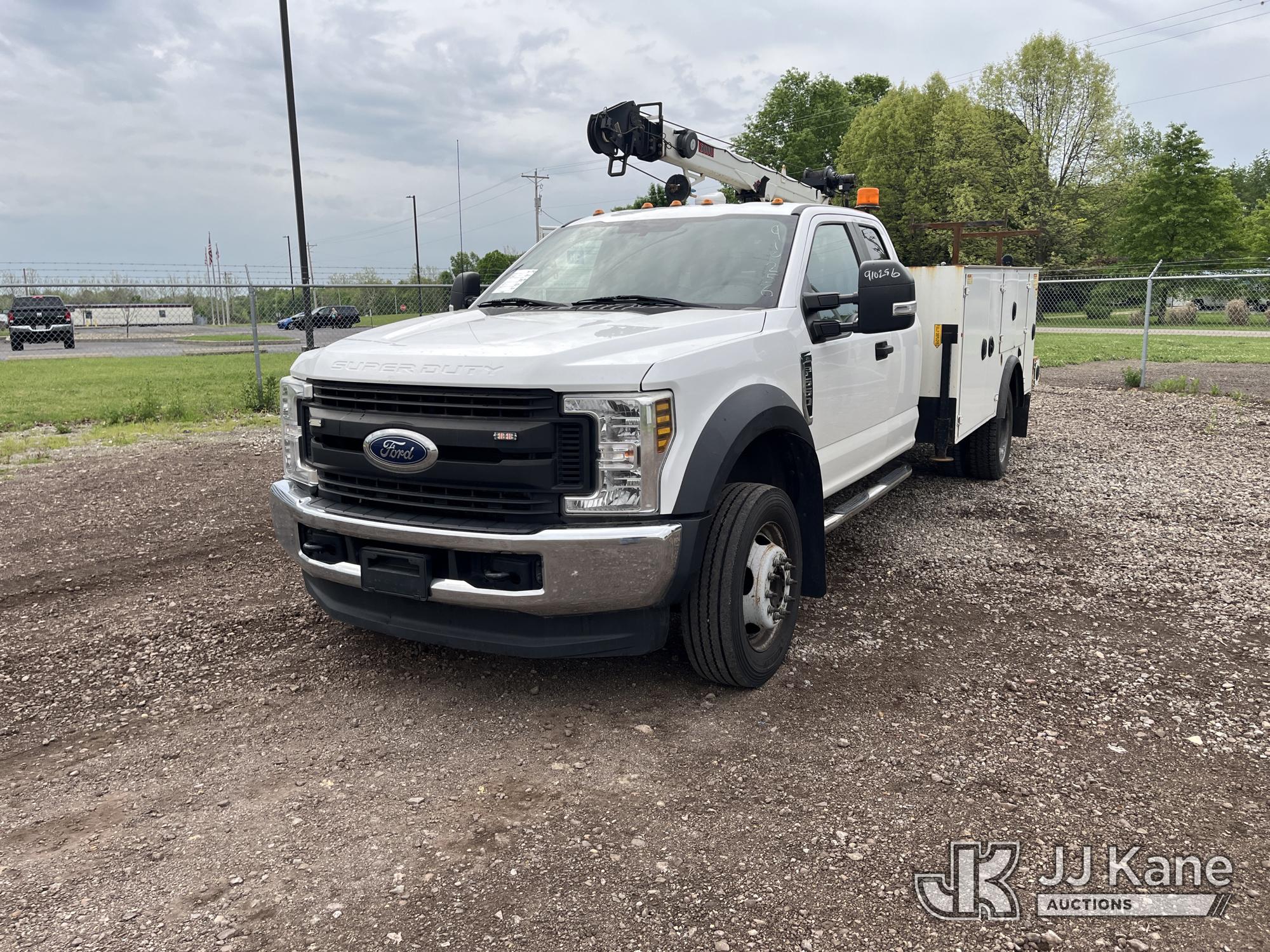 2019 Ford F550 4x4 Extended-Cab Service Truck