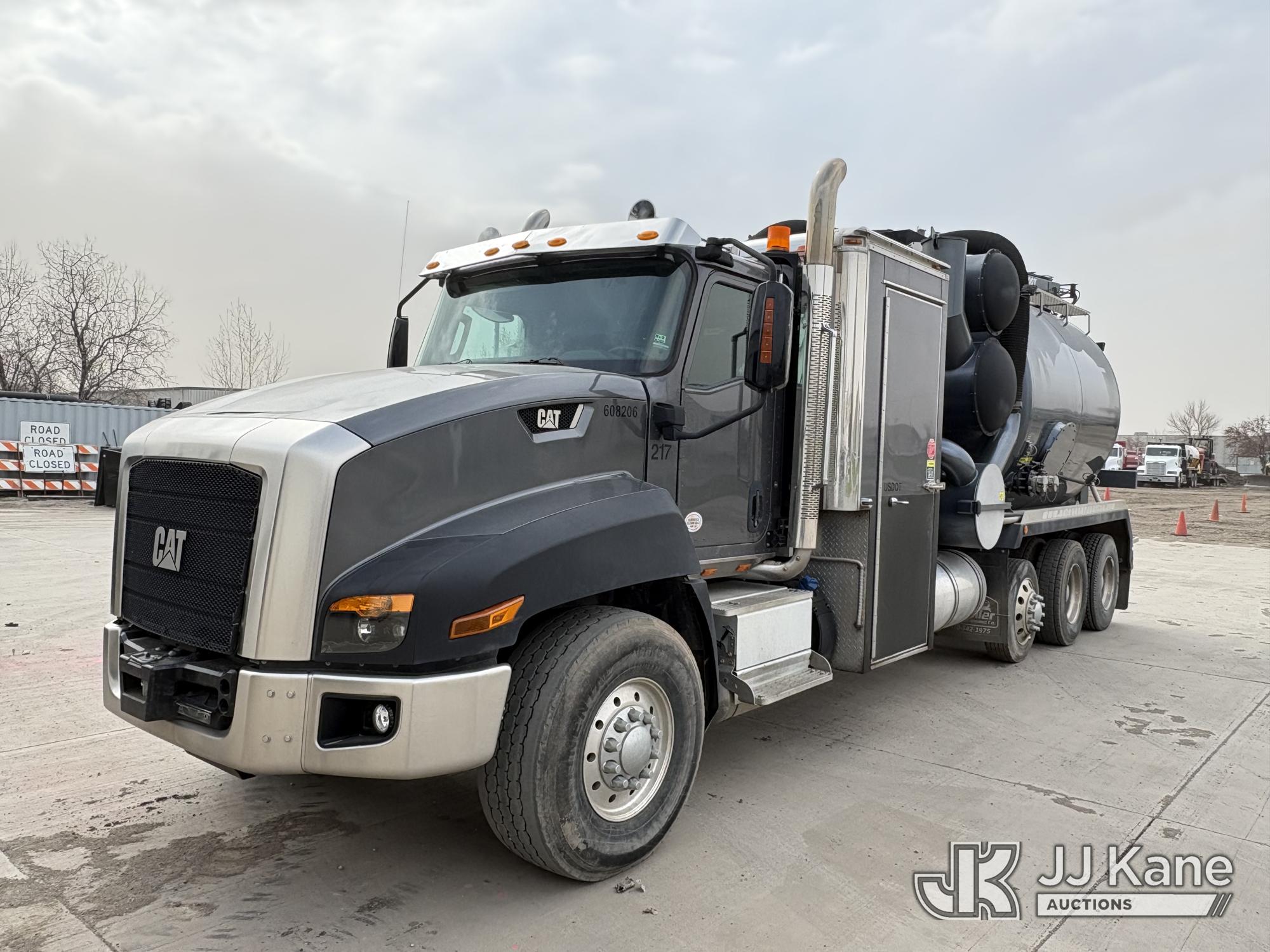 Photo of a 2015 Caterpillar CT660L