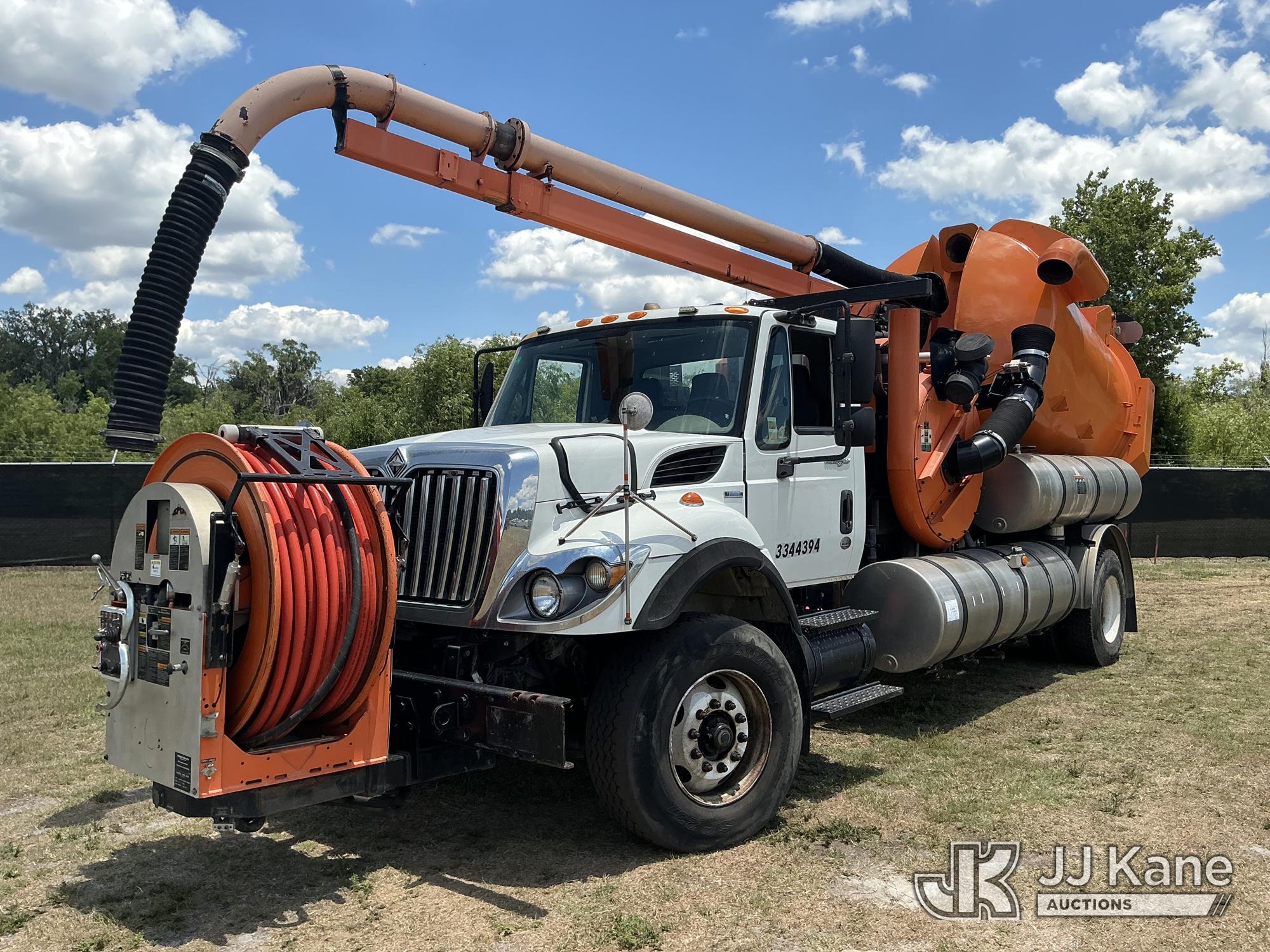 Photo of a 2009 International 7400