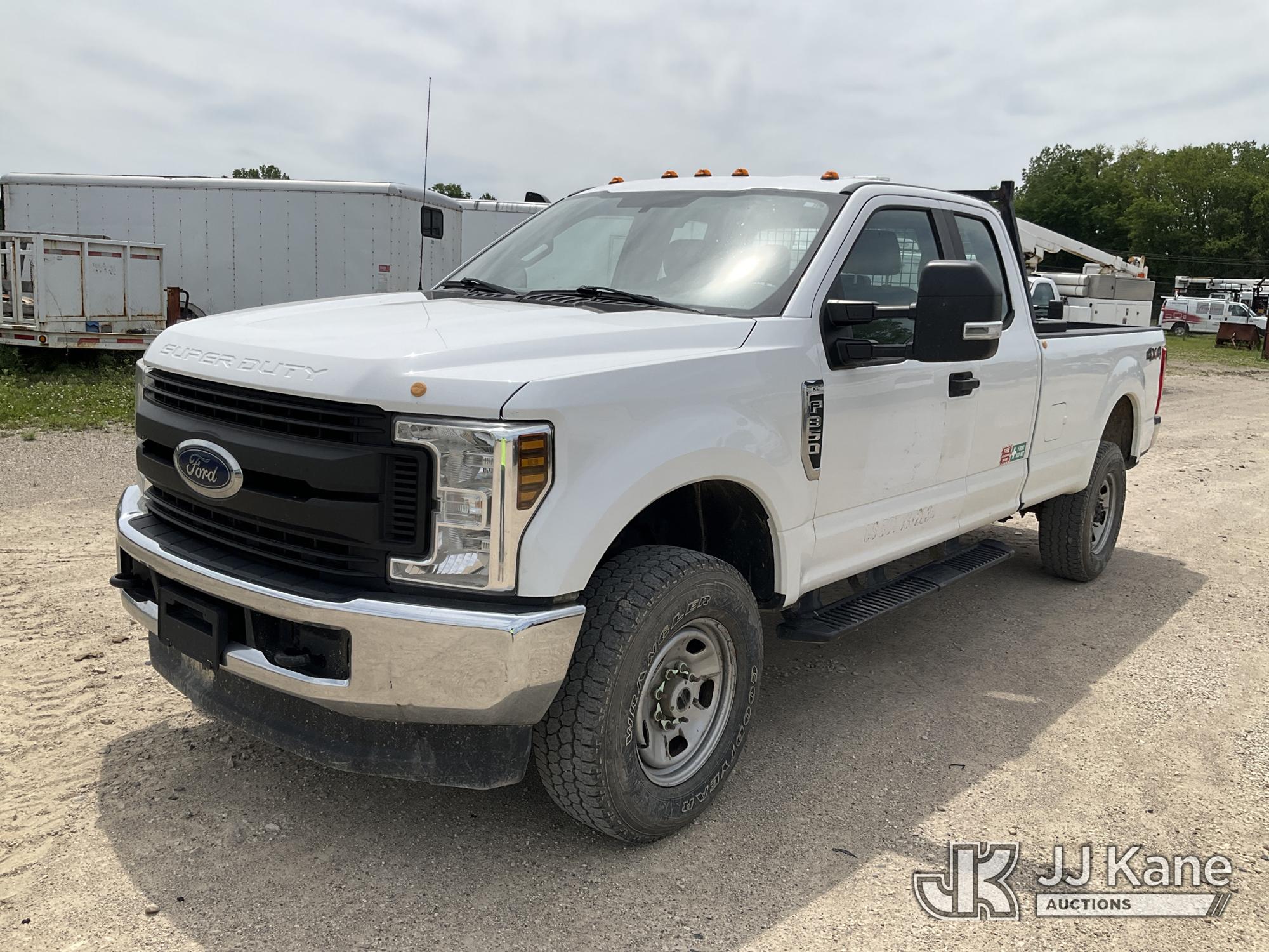 Photo of a 2019 Ford F-350 SD