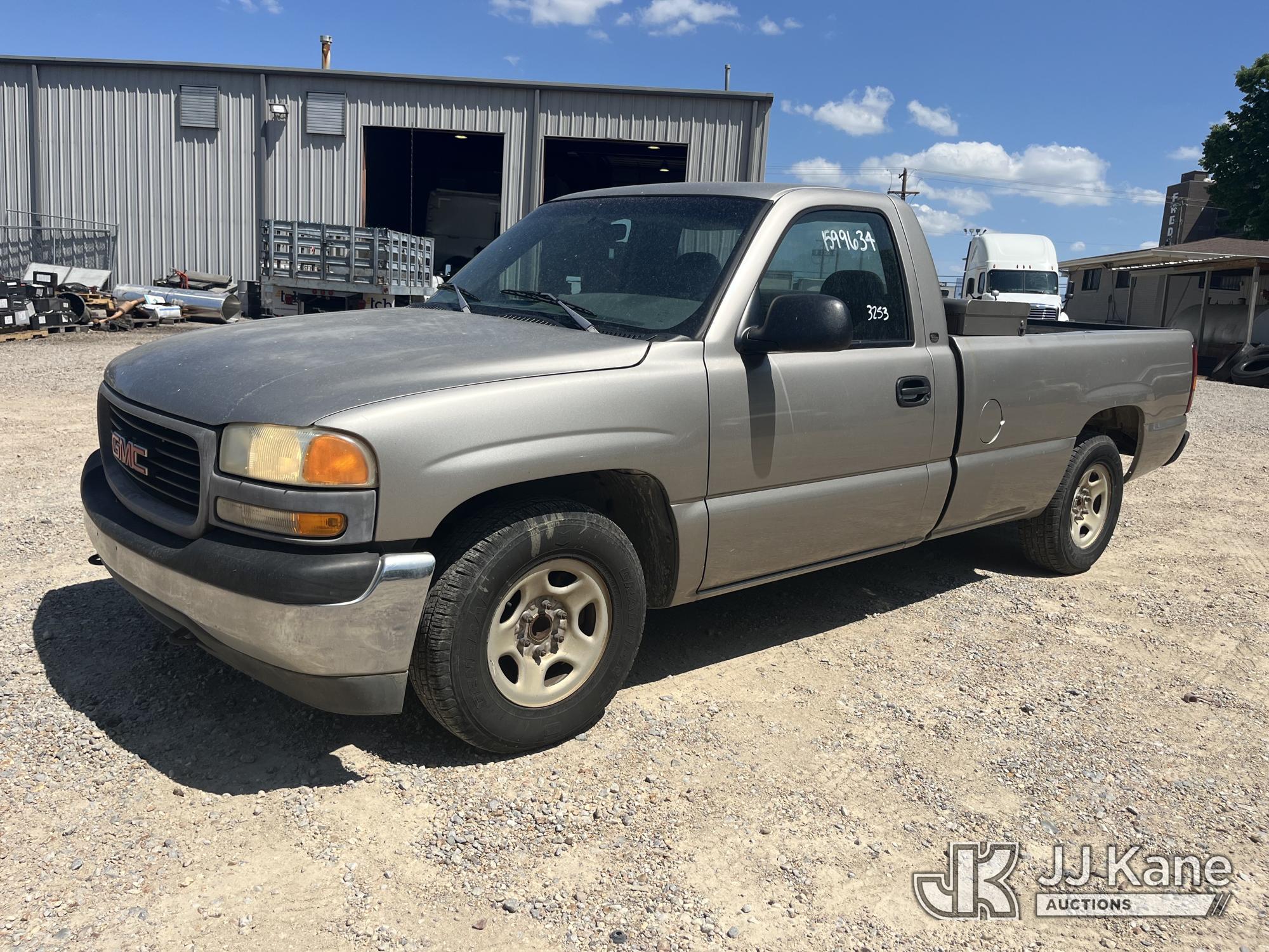 Photo of a 1999 GMC Sierra 1500