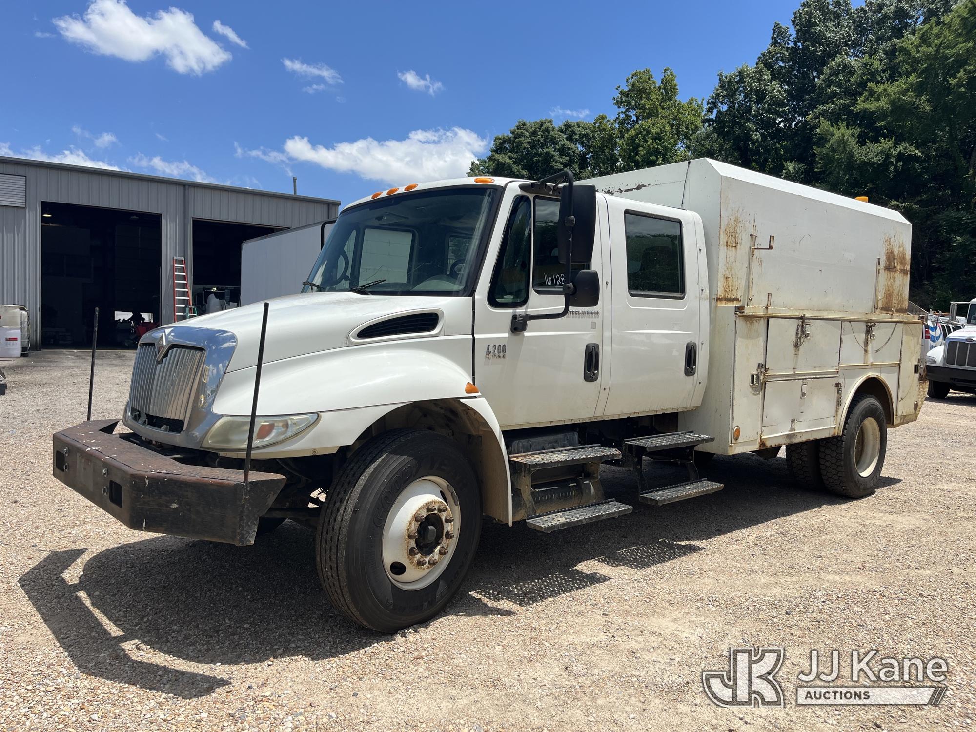 Photo of a 2006 International 4200