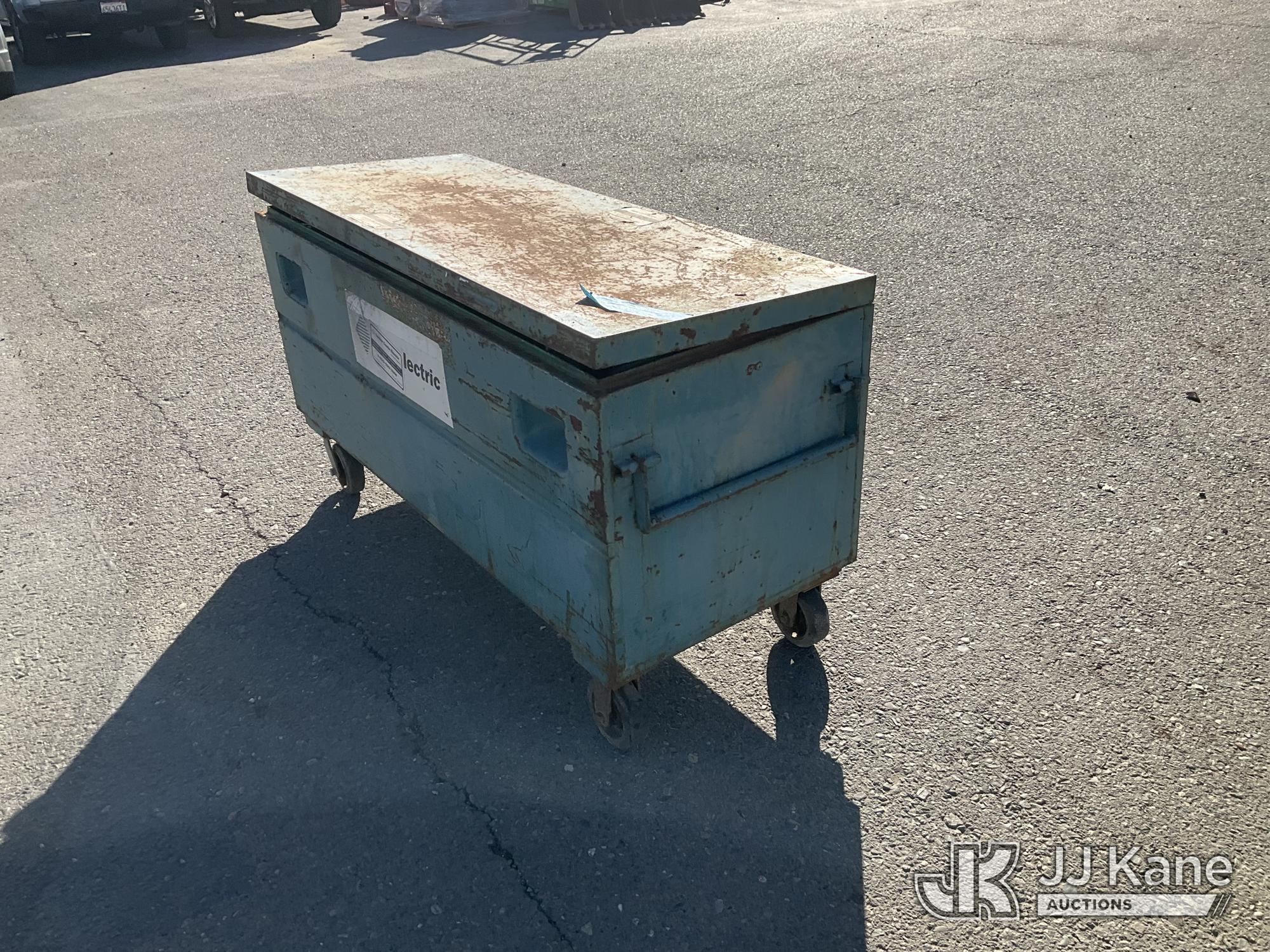 Tool Box (Used ) NOTE: This unit is being sold AS IS/WHERE IS via Timed Auction and is located in Dixon