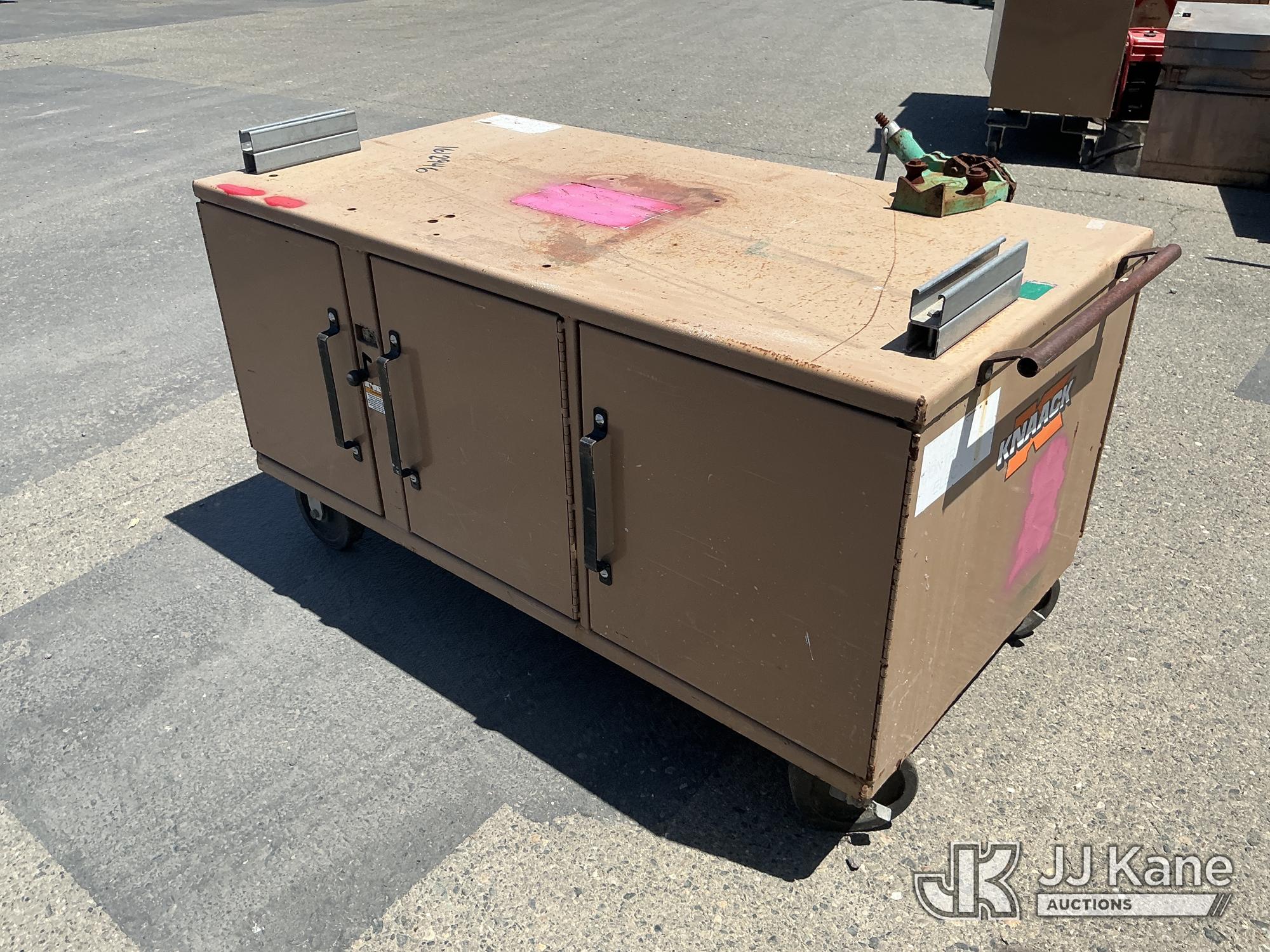 Tool Box (Used) NOTE: This unit is being sold AS IS/WHERE IS via Timed Auction and is located in Dixon